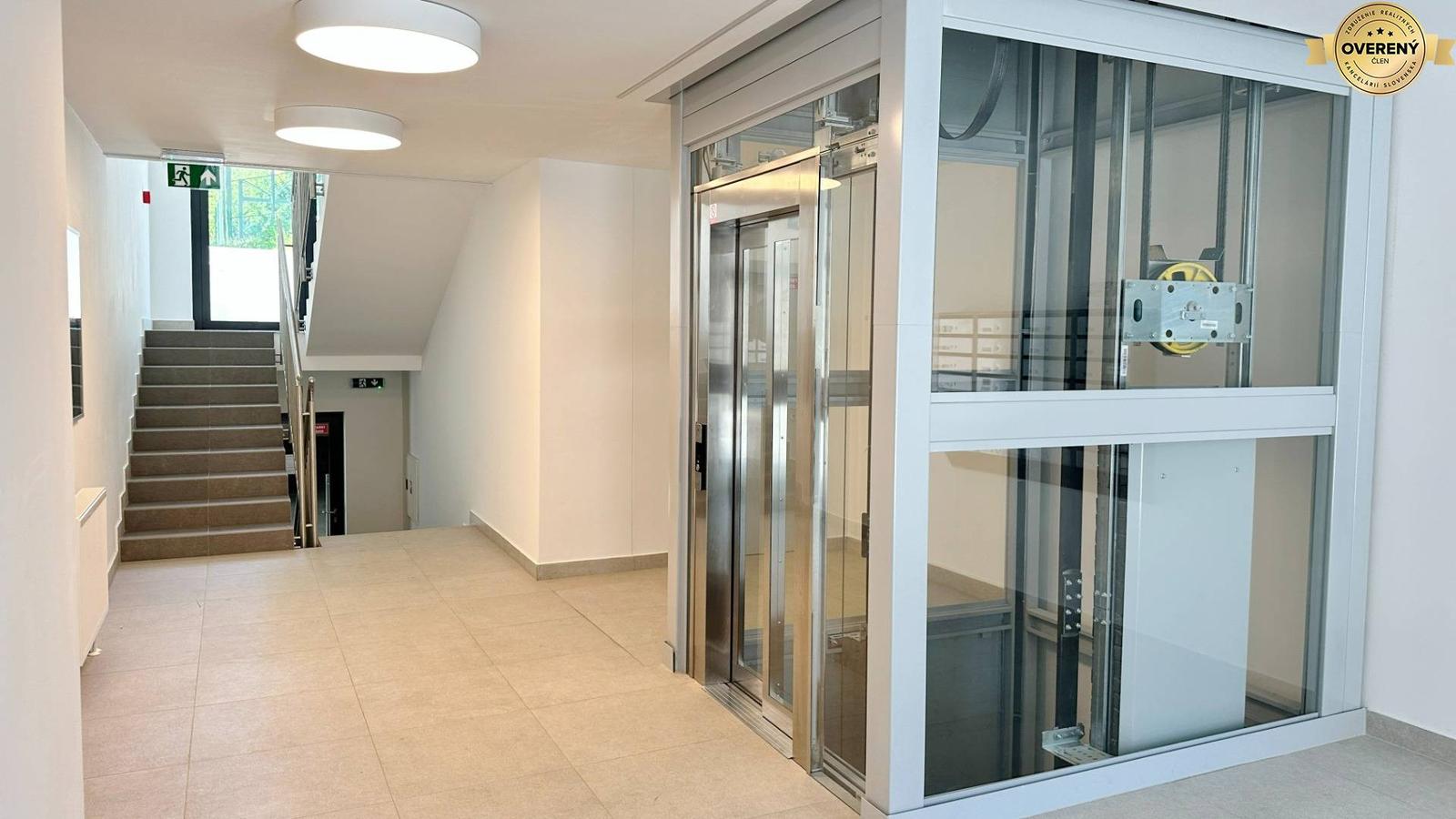 Obchodný priestor na Rudlovskej ceste – 84 m², novostavba, Banská Bystrica – fotka 2