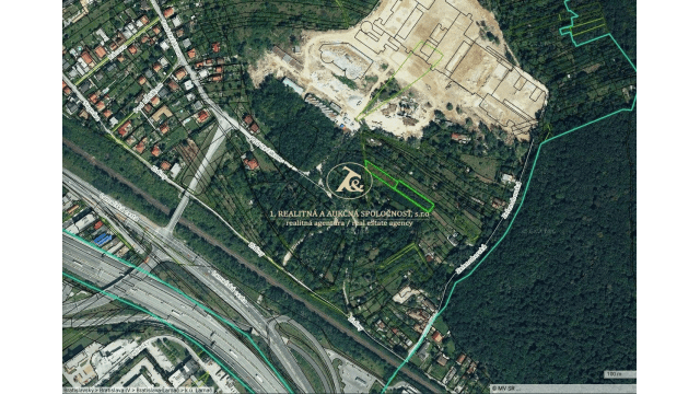 Predaj pozemku na výstavbu rodinných domov - Lamač