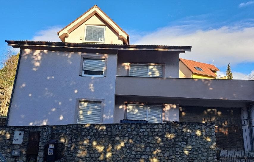 NEBYTOVÝ PRIESTOR V RD V STAROM MESTE, UL.PRI HABÁNSKOM MLYNE, 84 M2