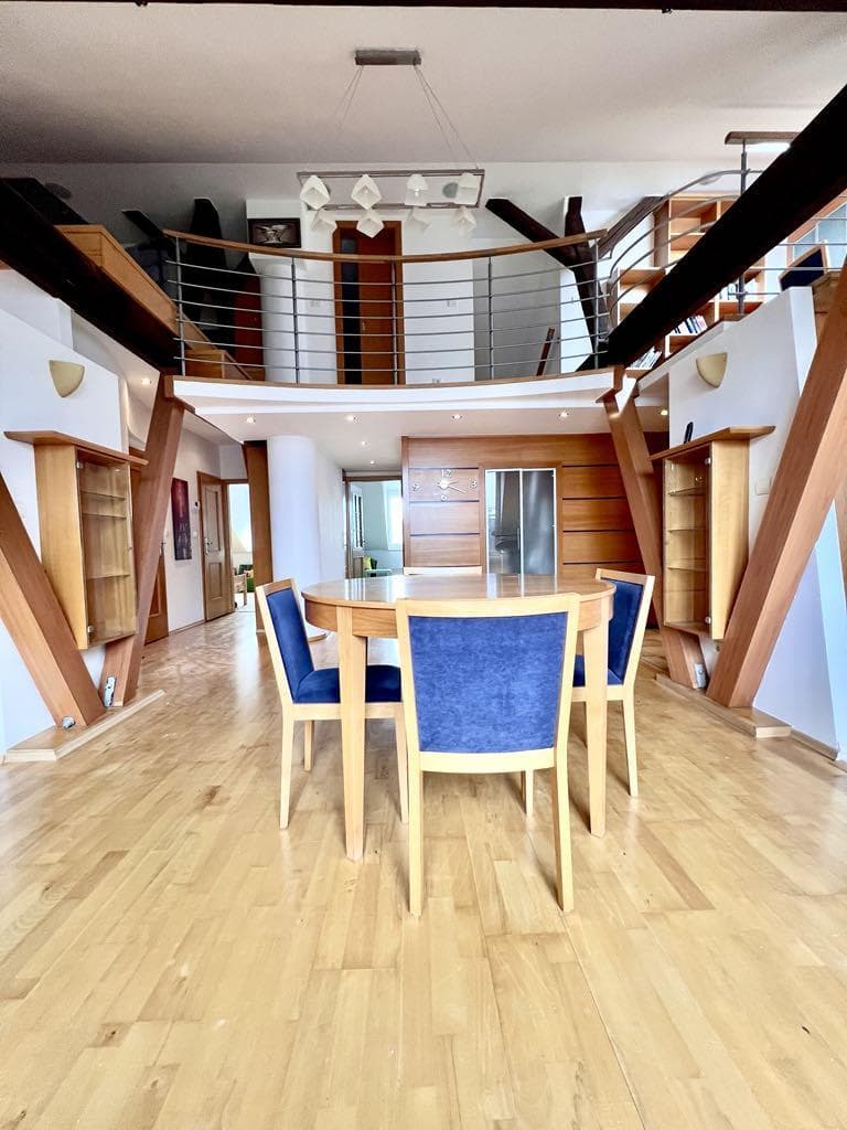 PREDAJ -veľký priestranný mezonet pre rodinu alebo skvelá investícia na Airbnb