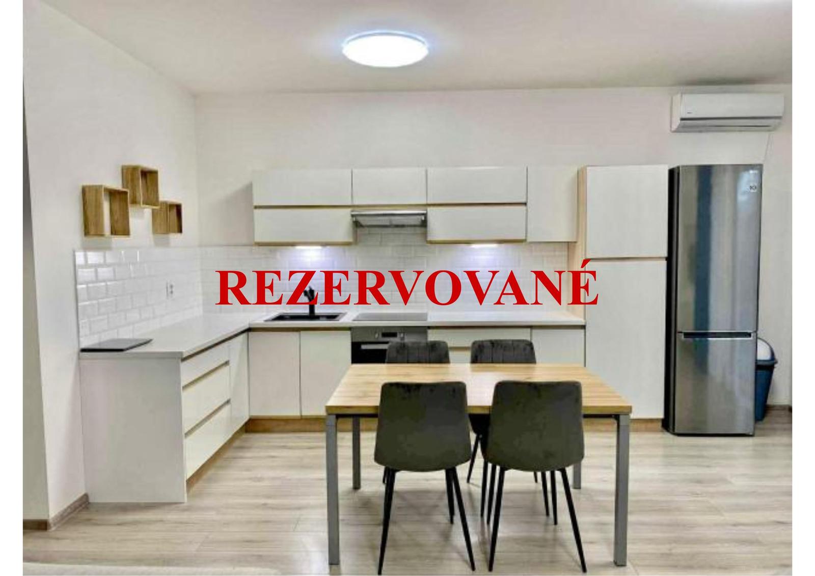 Príjemný rodinný dom v Malých Levároch na PREDAJ
