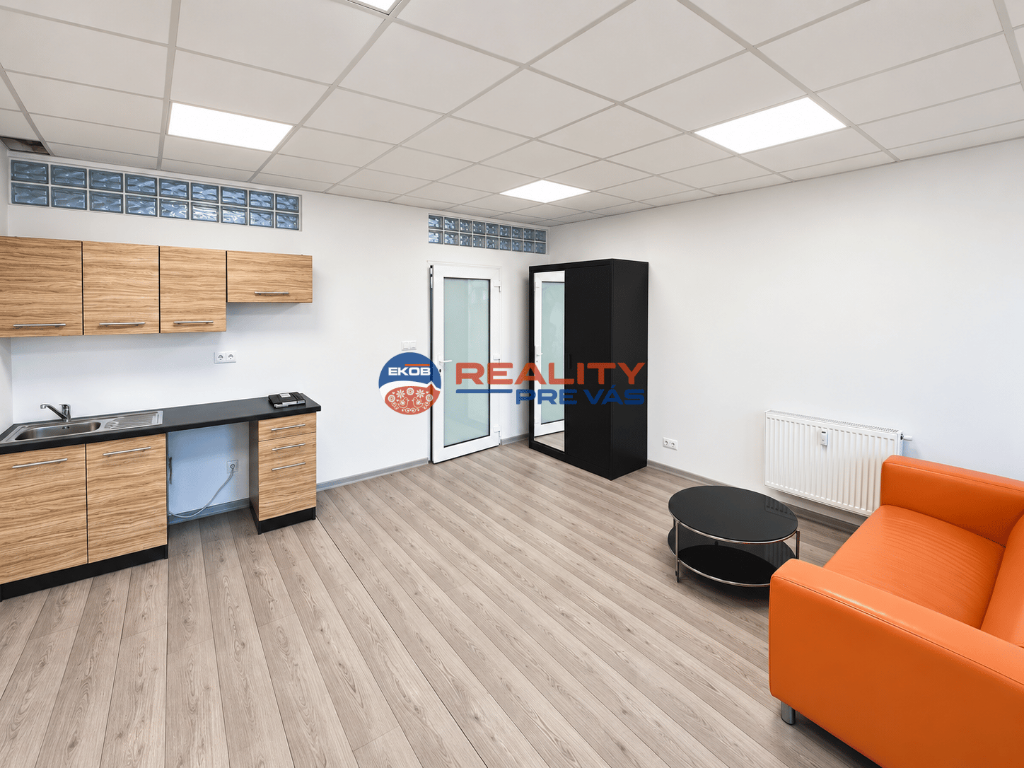 Kancelária v centre mesta  s klimatizáciou - Pasáž  46 m2 – fotka 2