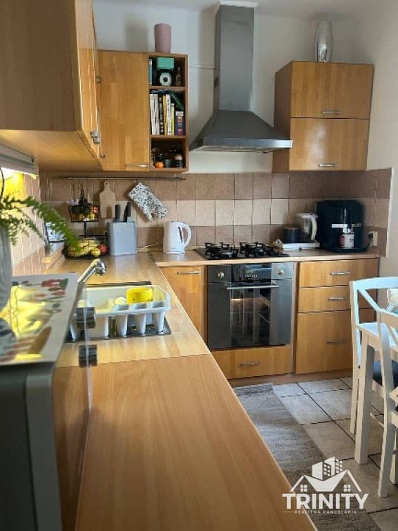 Na predaj 3-izbový tehlový byt s balkónom v meste Nové Zámky