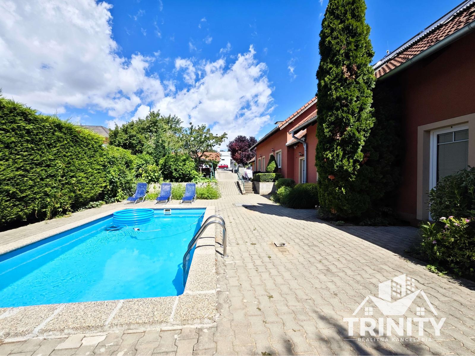 Na predaj Penzión / Apartmánový dom v obci Podhájska – fotka 2
