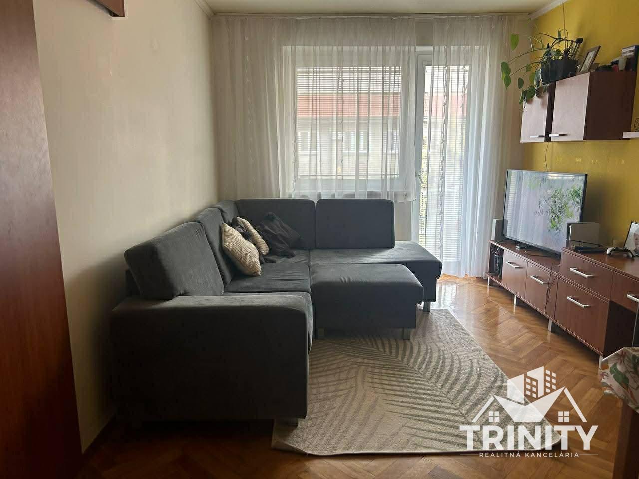 Na predaj 3-izbový byt s balkónom v centre mesta v Nových Zámkoch