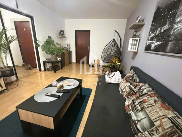 *Rezervovaný* 2-izbový byt s loggiou - okamžité bývanie alebo výborná investícia