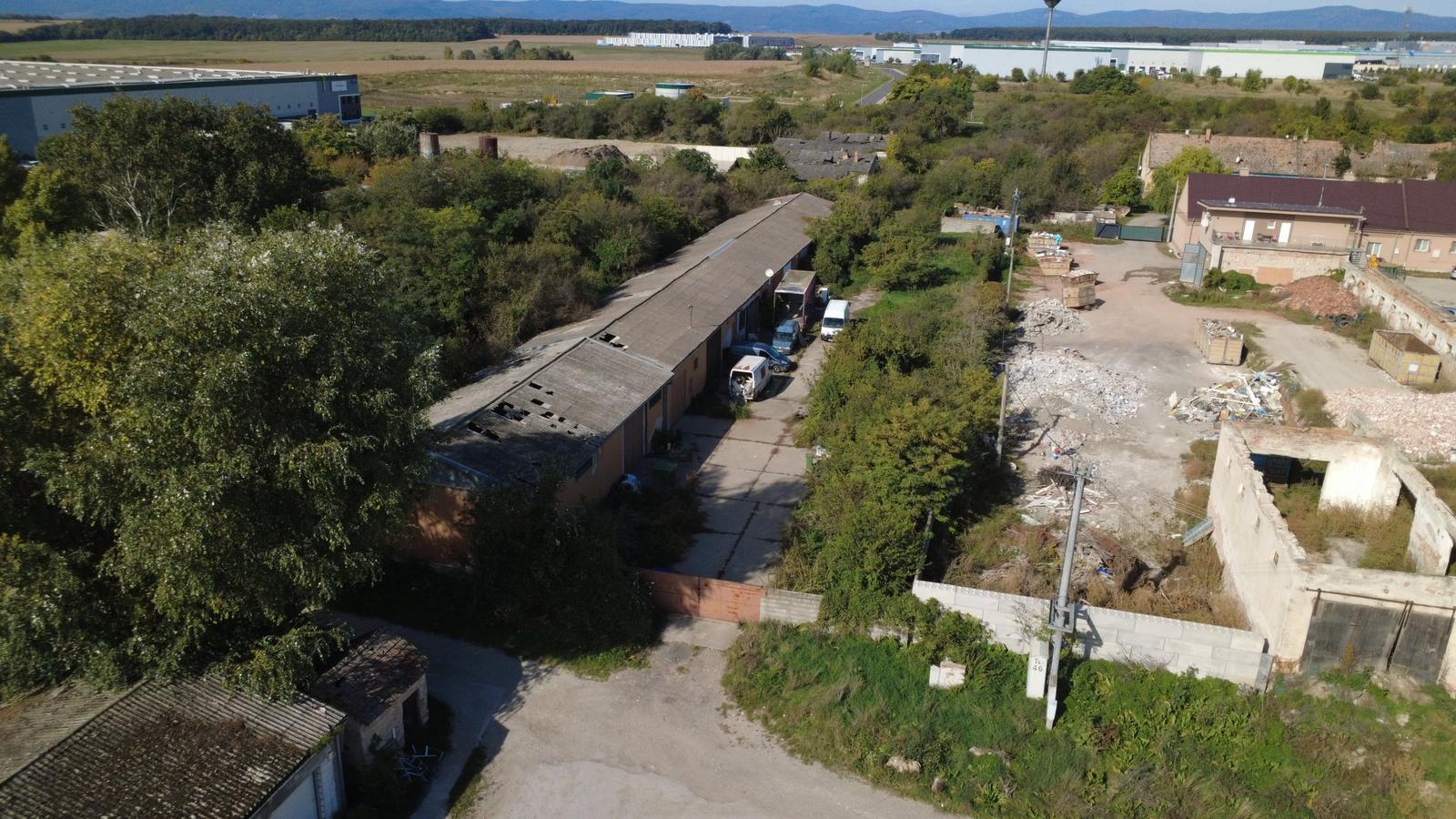 SENEC – NA PREDAJ výrobný a skladový objekt v komerčnej - priemyselnej zóne (časť Horný dvor) – fotka 2