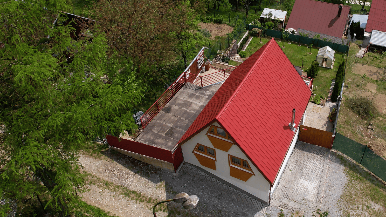 Záhradná chata vhodná na celoročné užívanie – Povina – fotka 2