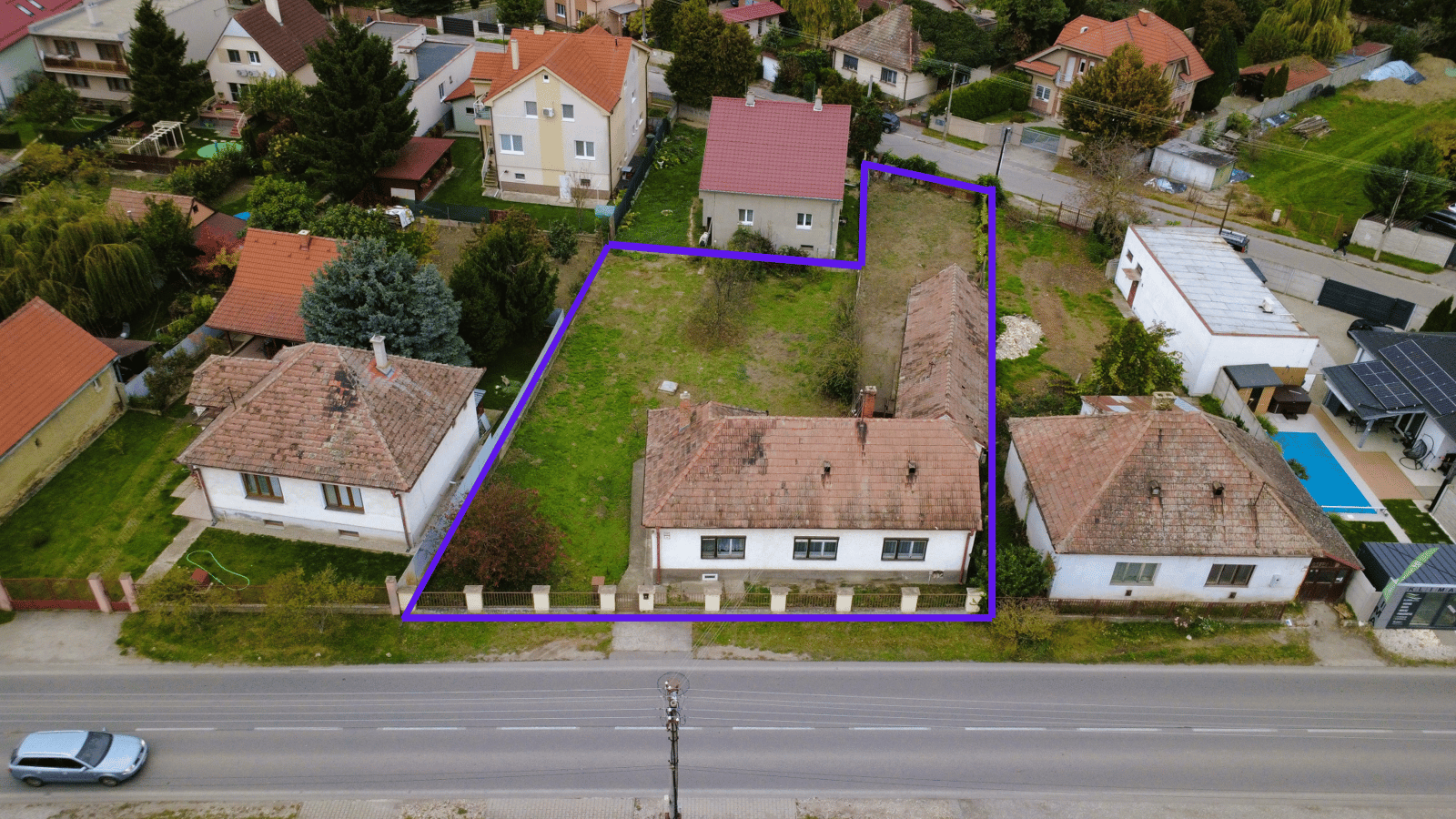 Rodinný dom v centre obce Tomášov s veľkým pozemkom a investičným potenciálom