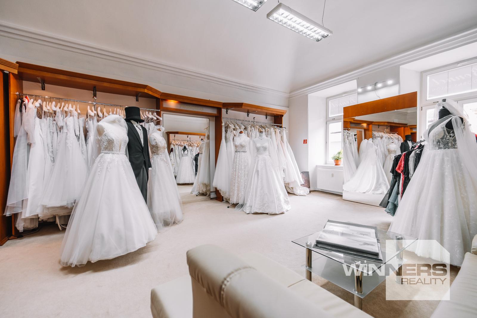 EXKLUZÍVNE ponúkame na odstúpenie kompletne zariadený svadobný salón Bonnet, Košice – Staré mesto