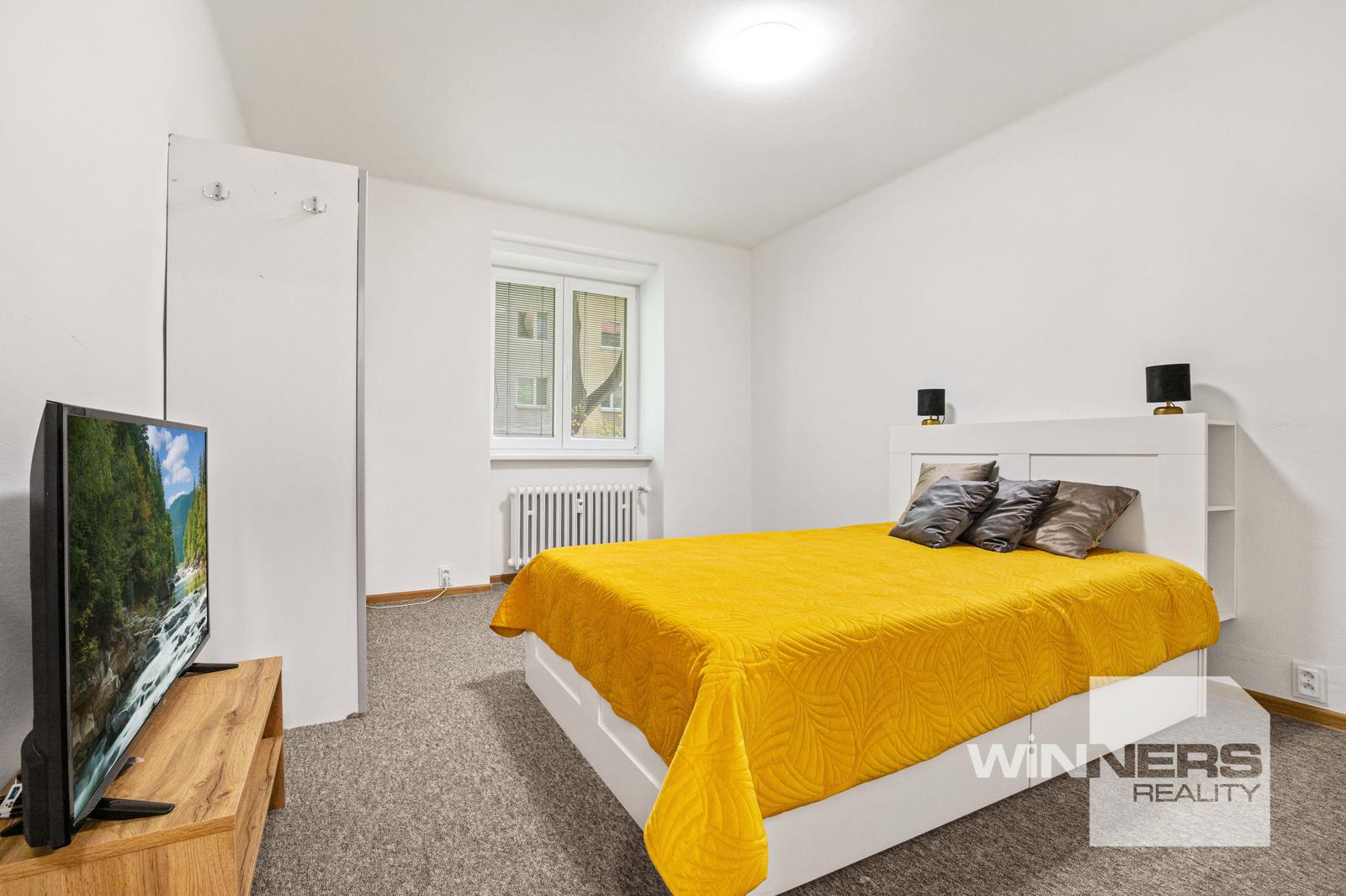 NA PRENÁJOM Priestranný 3-izbový byt 87 m² v tichej lokalite neďaleko OC Nivy, Kvačalova ul.