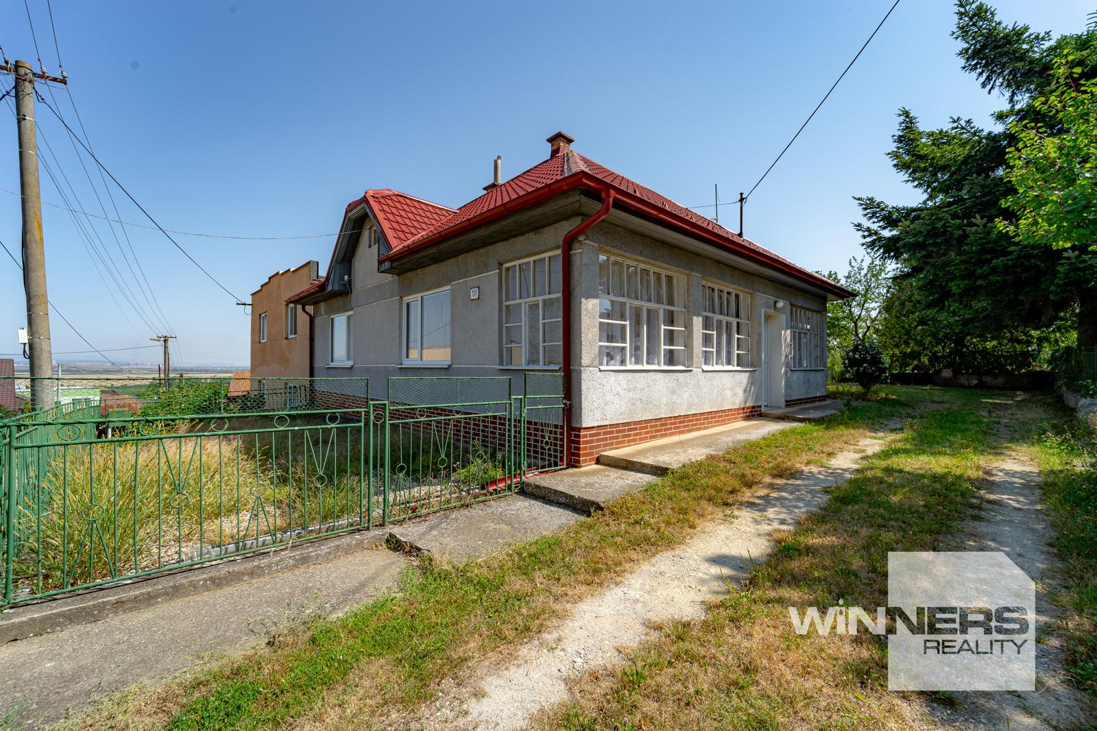 RODINNÝ DOM S ROZSIAHLOU ZÁHRADOU V OBCI PERÍN