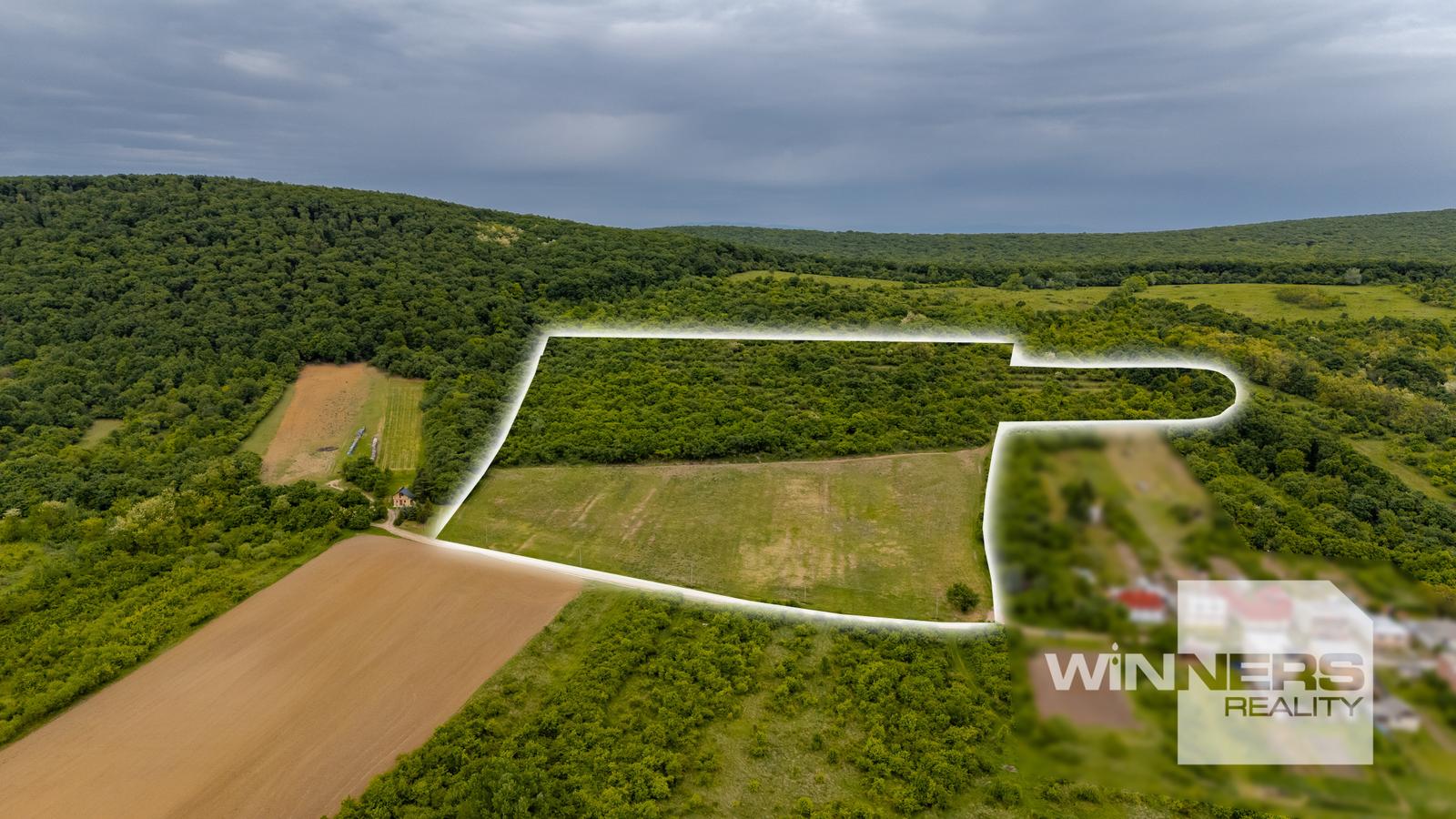 Investičný pozemok o veľkosti 44.007 m2 v obci Černochov vhodný na developerský projekt