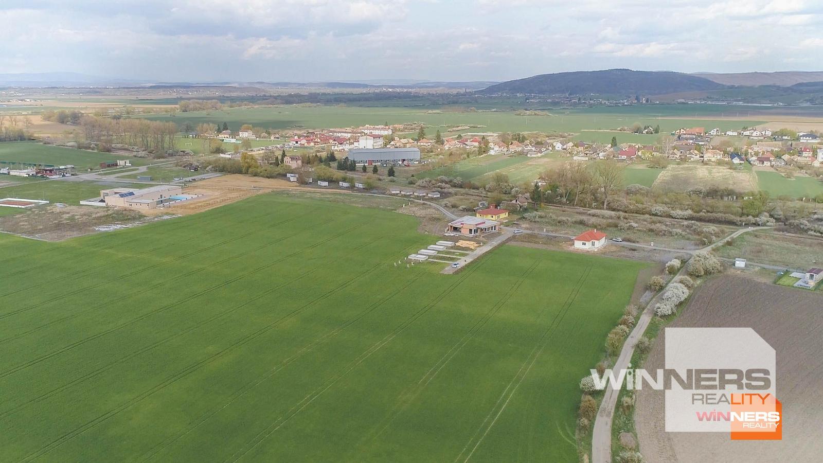 Stavebné  pozemky v blízkosti termálneho kúpaliska Novolandia – fotka 2