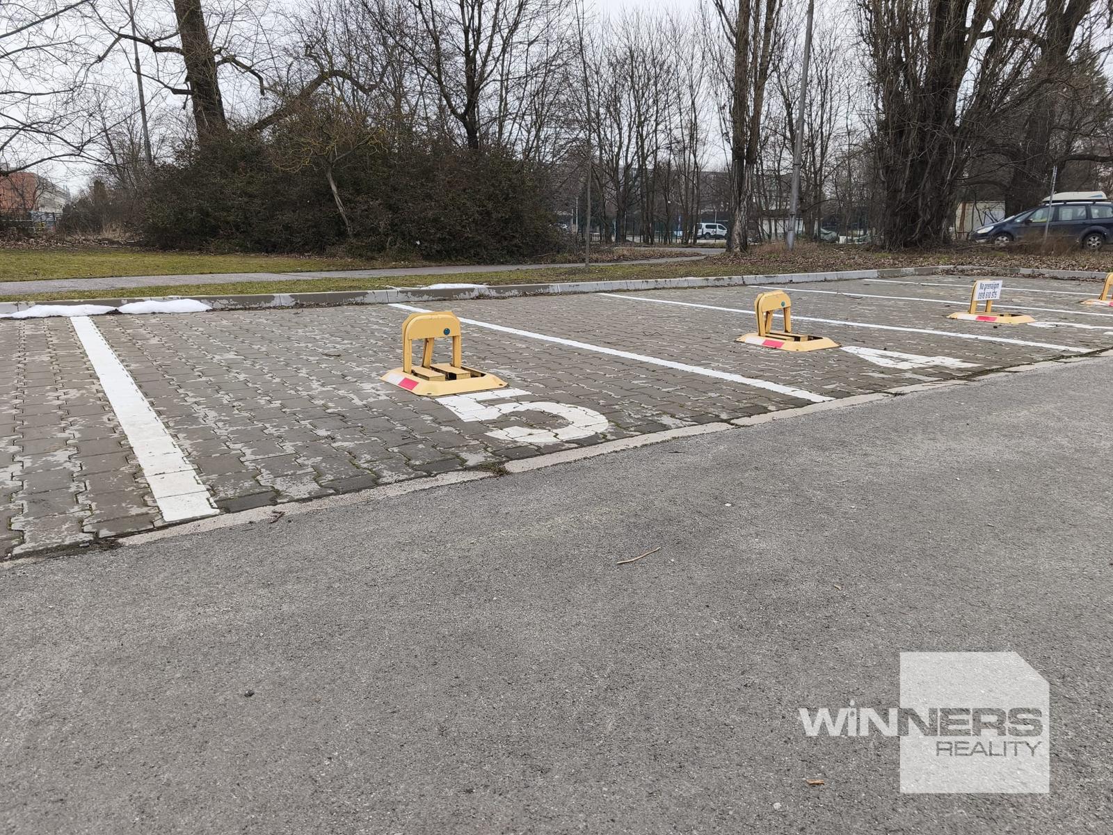 Dlhodobý prenájom dvoch parkovacích miest – Vrbovská cesta, Piešťany