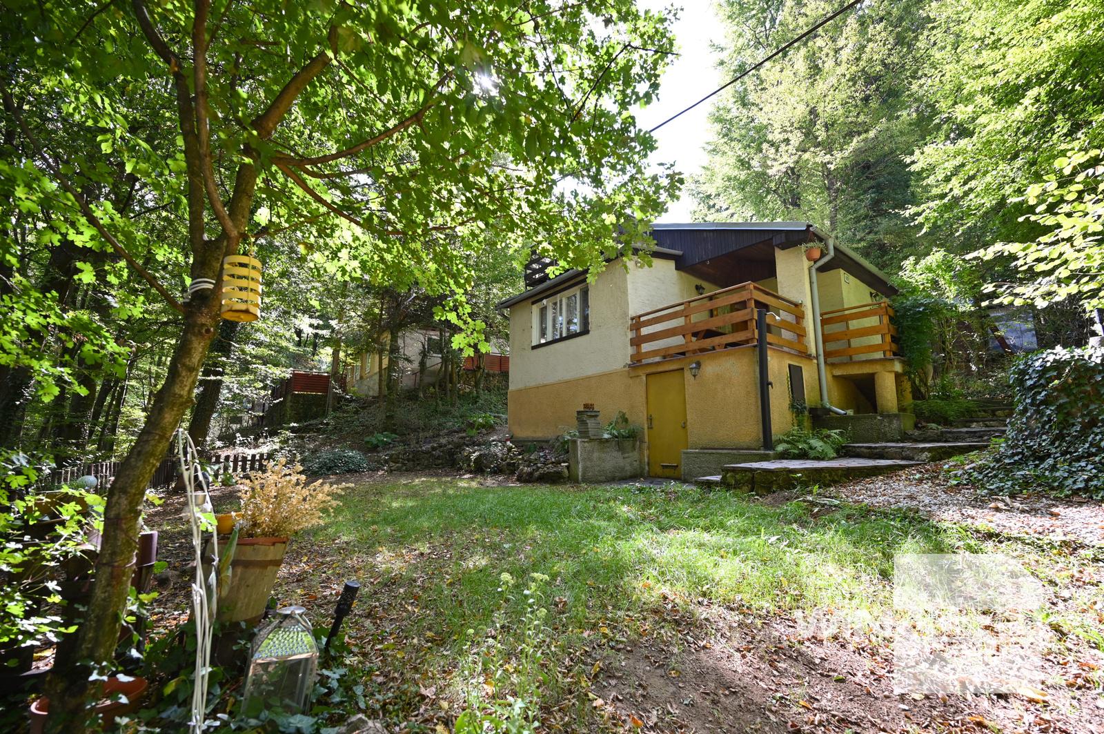 REZERVOVANÉ - PREDAJ, REKREAČNÁ CHATA JAHODNÍK, LOŠONEC, MALÉ KARPATY