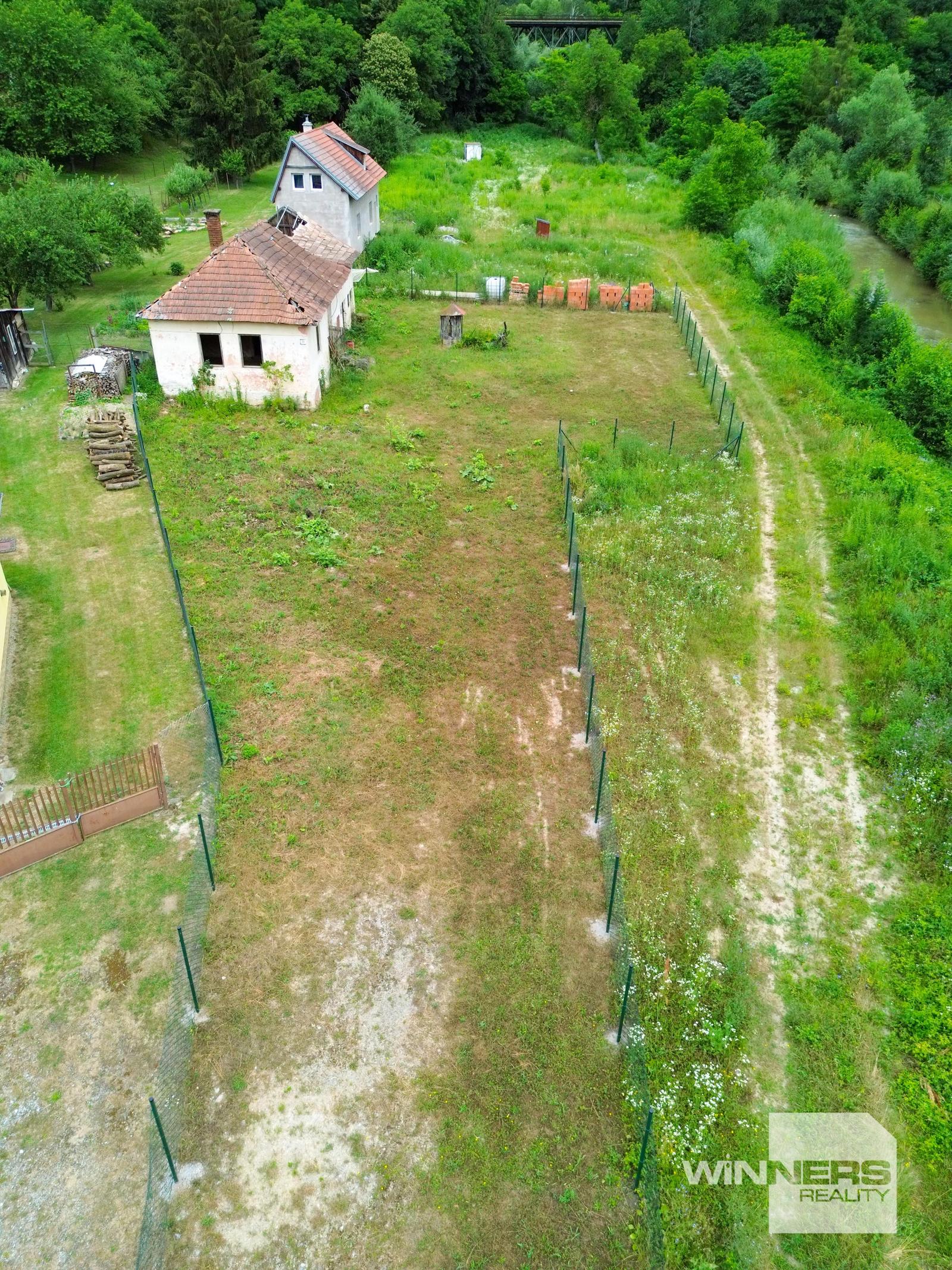 Na predaj stavebný slnečný pozemok v obci Obišovce