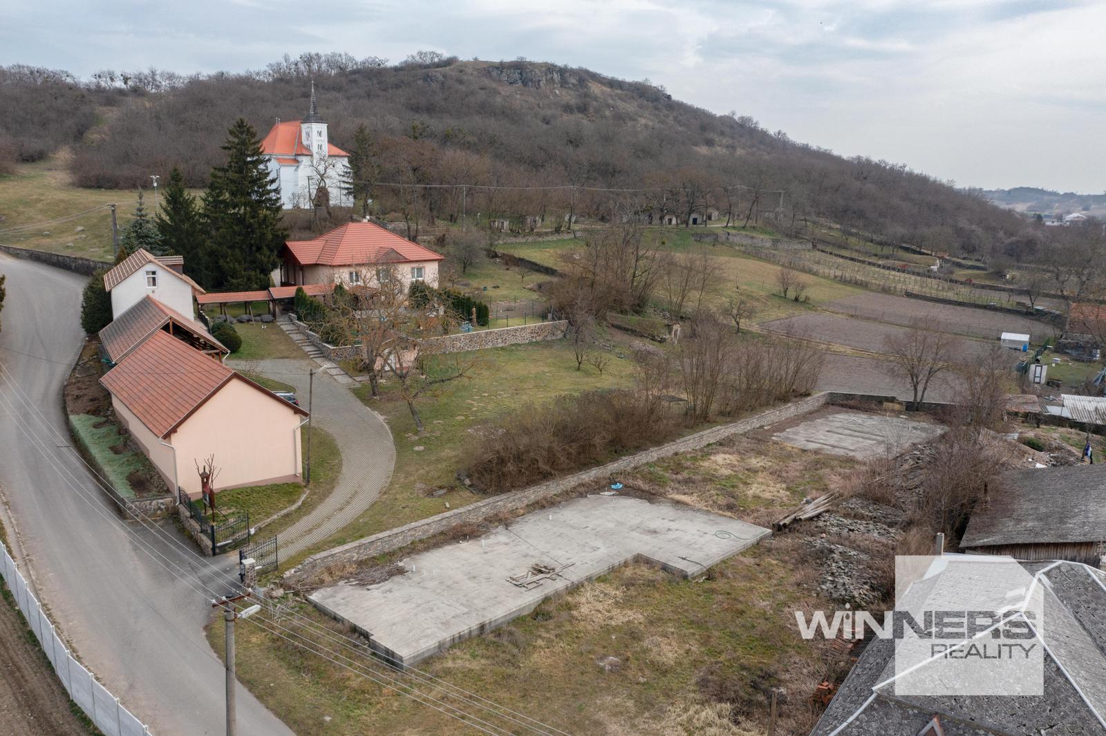 Na predaj stavebný pozemok so stavebným povolením na penzión – fotka 2