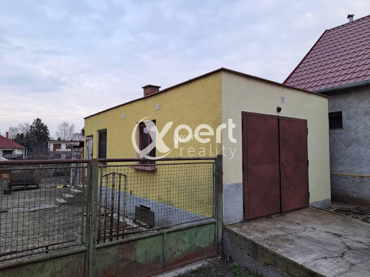 3-izbový starší RD. s garážou – fotka 2