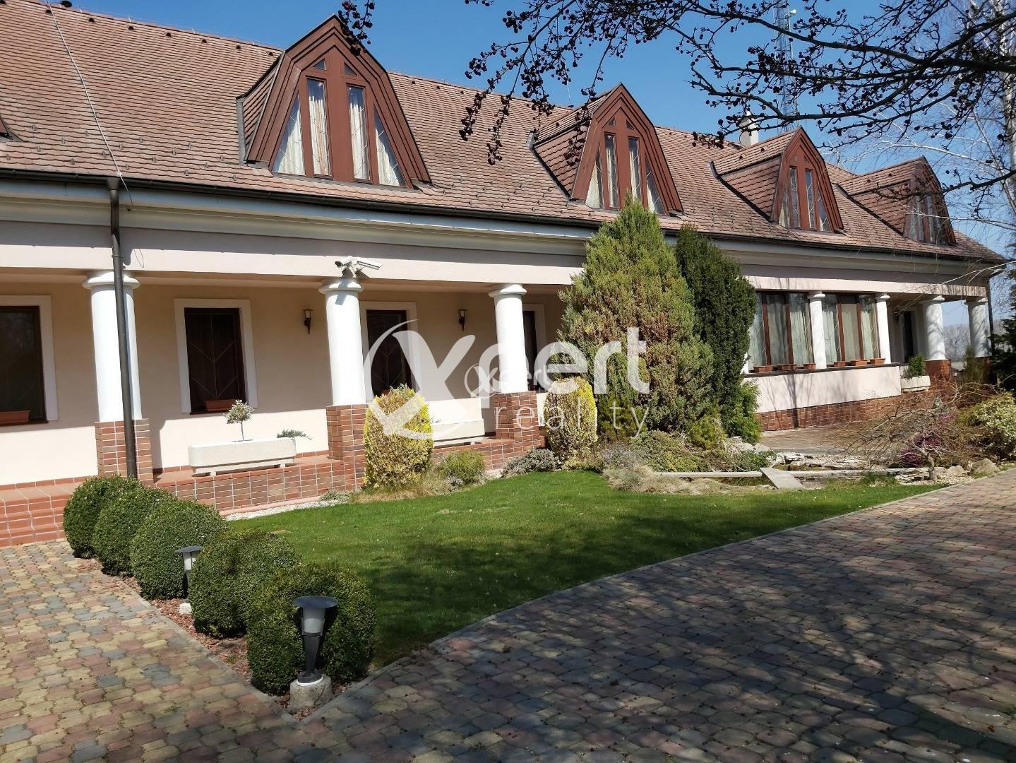 Predaj - PENZIÓN, Agropenzión vo vyhľadávanej lokalite 2 km.od cesty R7 Holice – fotka 2