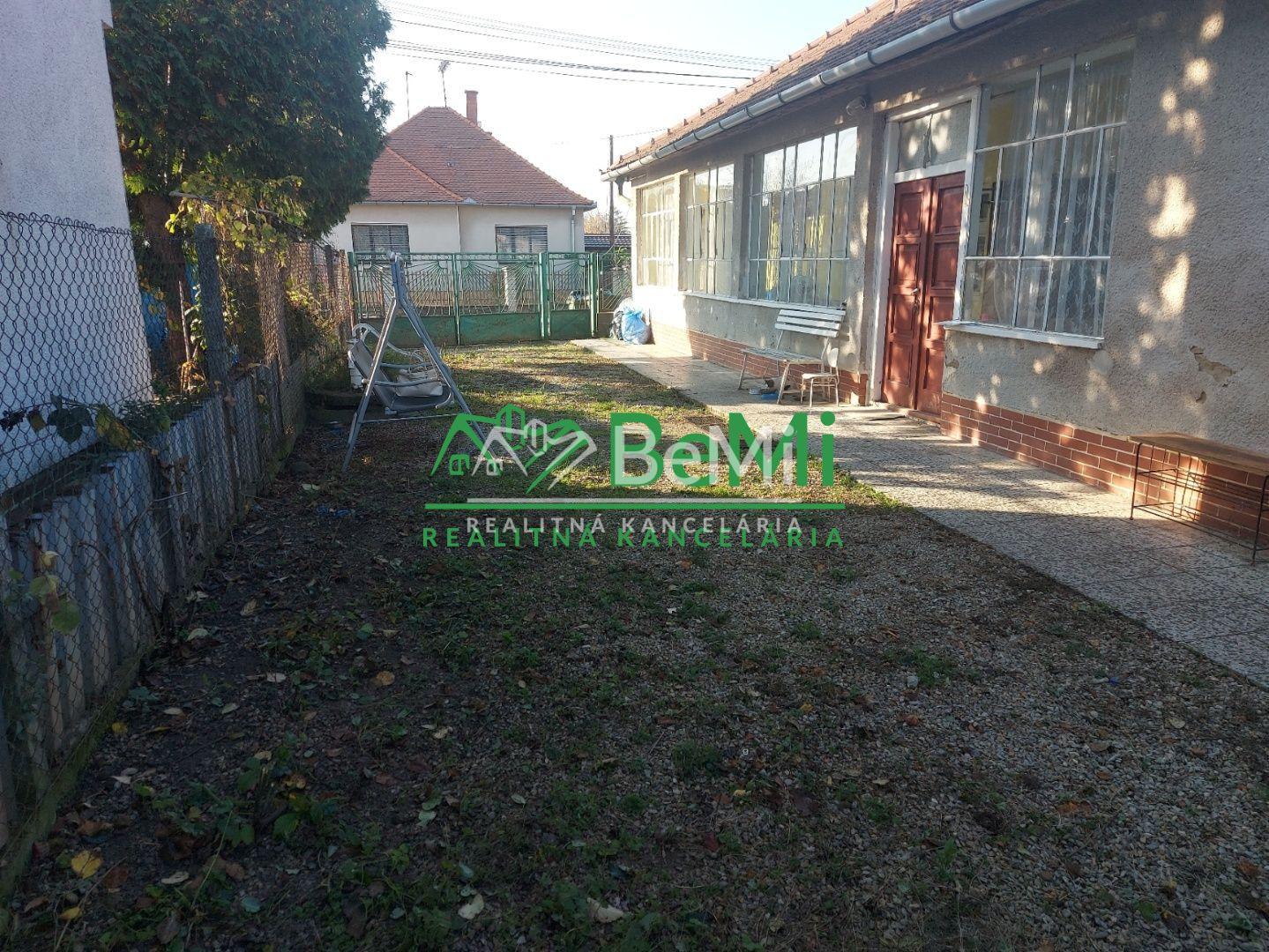Predaj starší rodinný dom Vráble, 1034m2, NR (107-12-ERF) – fotka 2