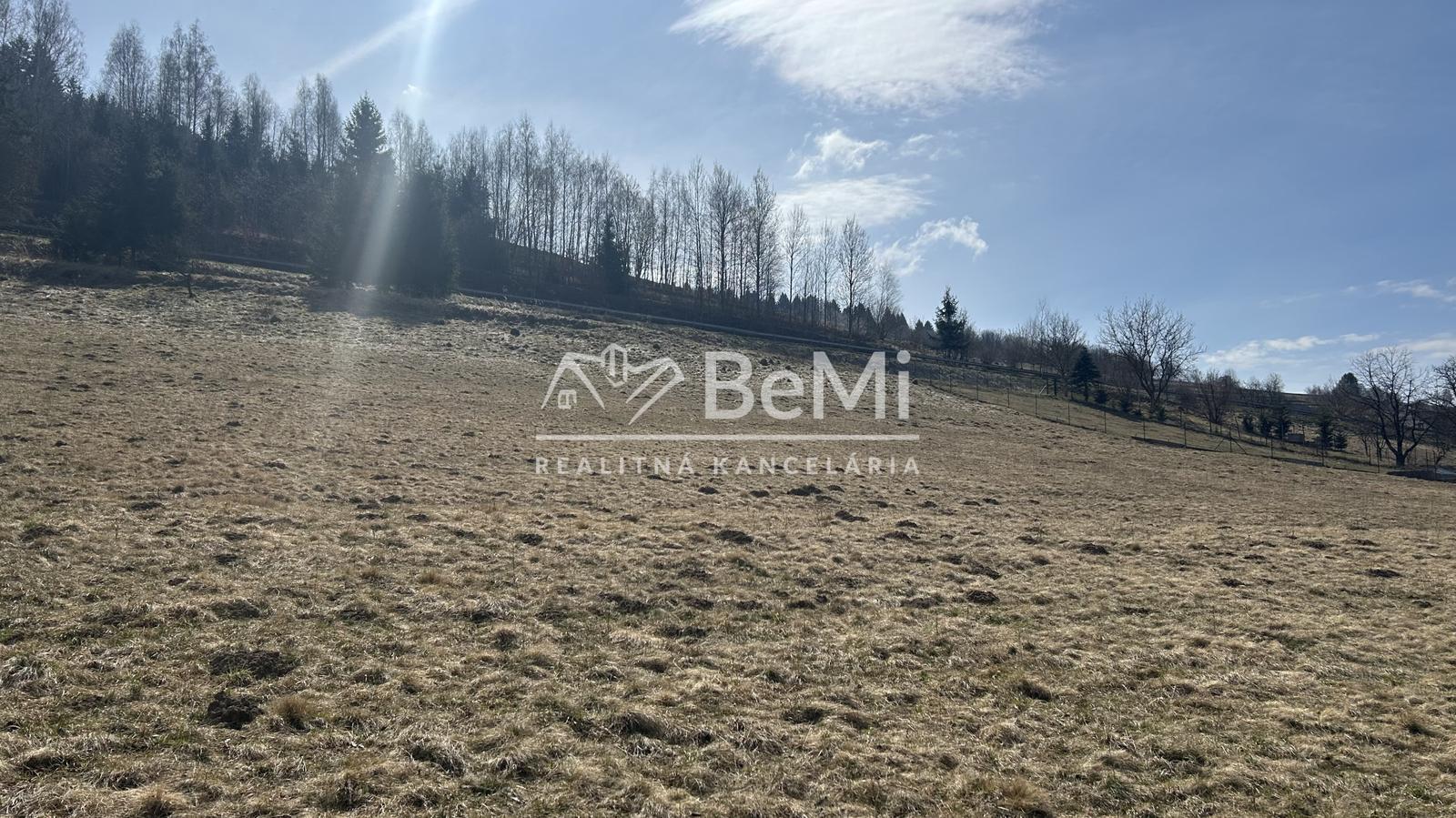 Na predaj stavebný pozemok 1477 m², Hriňová