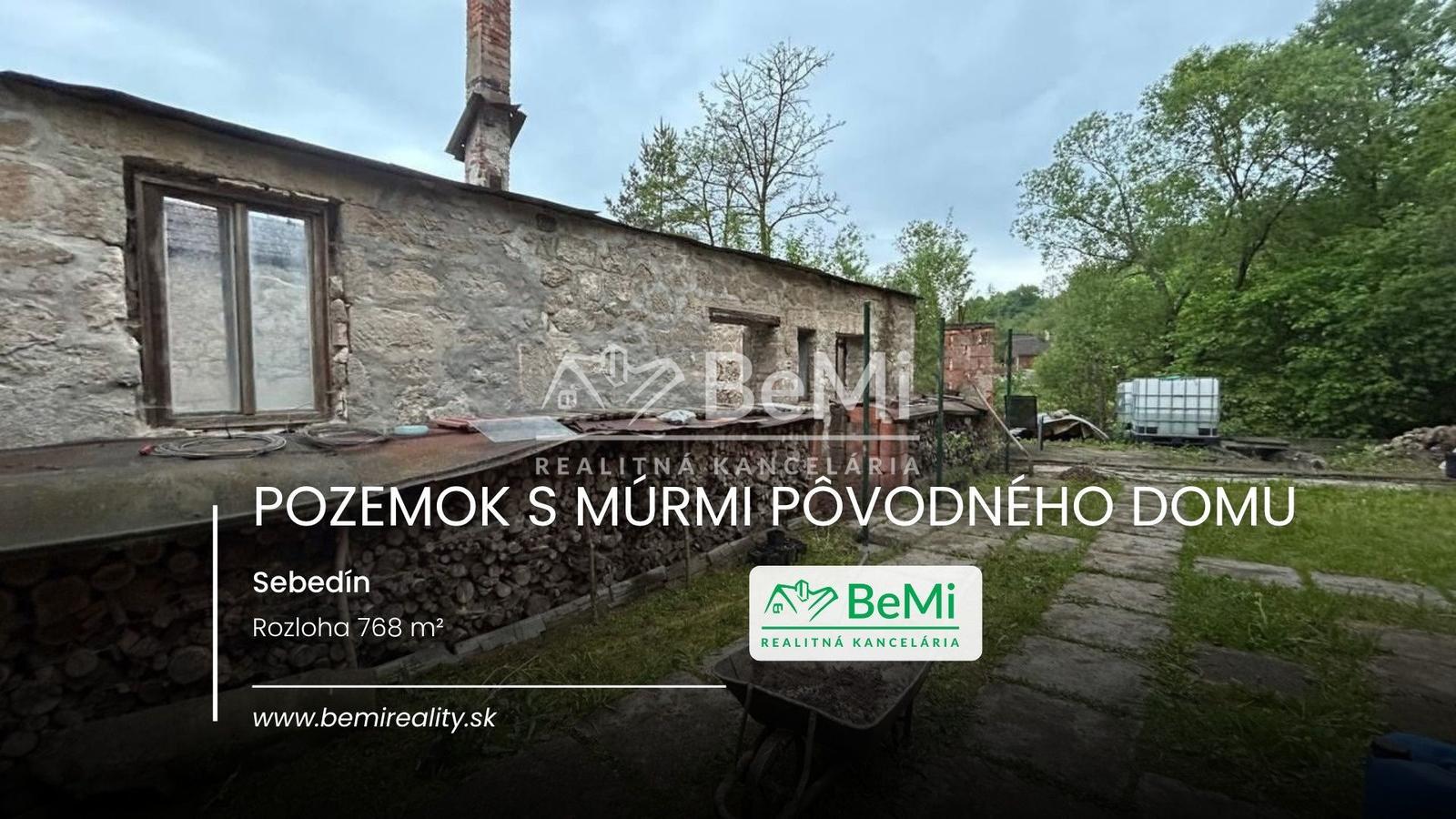 Čarovný pozemok s múrmi pôvodného domu, Sebedín