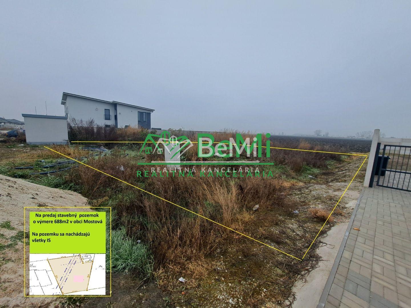 Stavebný pozemok - 688m2, Mostová ID 012-14-EVBA