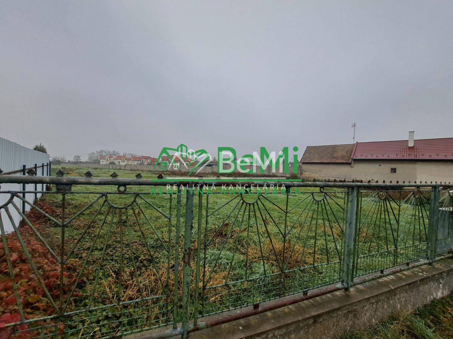 Stavebný pozemok - 592m2, Čierny Brod ID 015-14-EVBA
