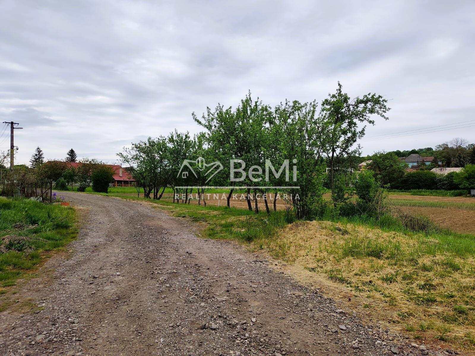 Predaj, stavebný pozemok 892 m²- Bory (002-14-SIHA) – fotka 2