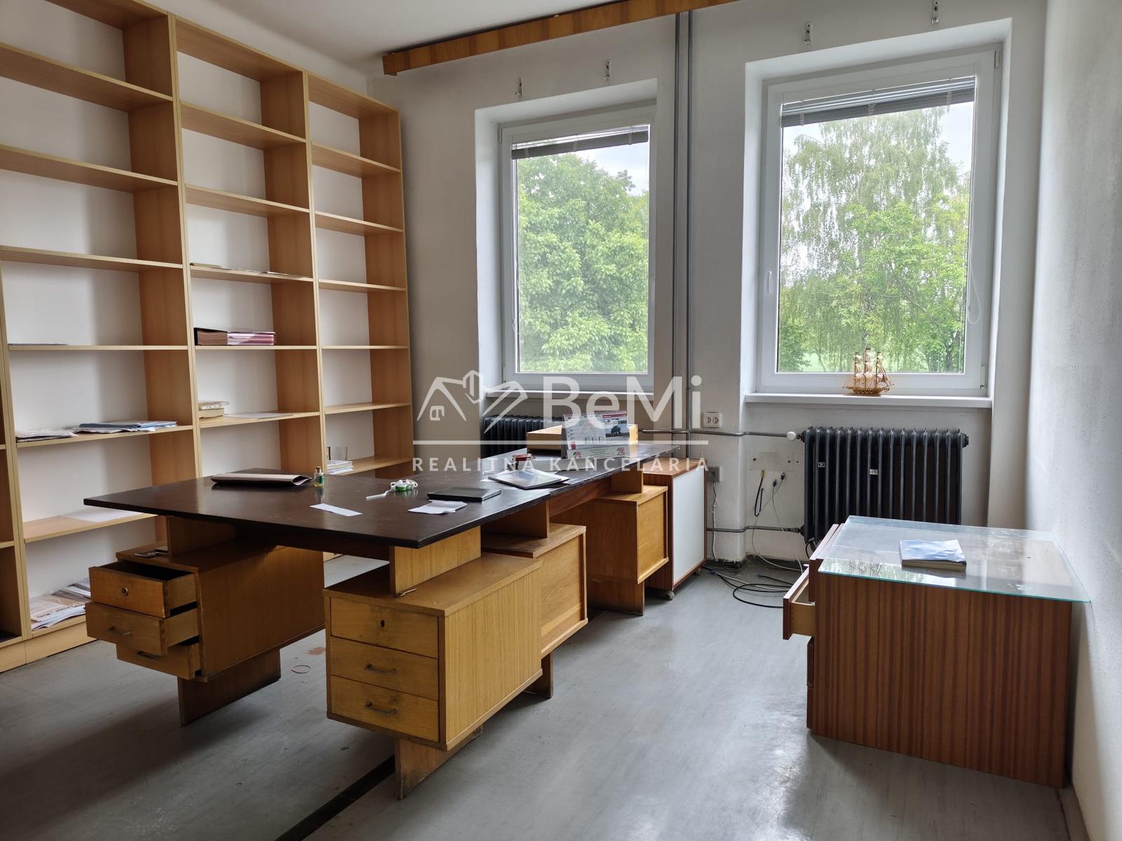 Predaj, Administratívna budova / investičná príležitosť - Levice (020-18-SIHA) – fotka 2