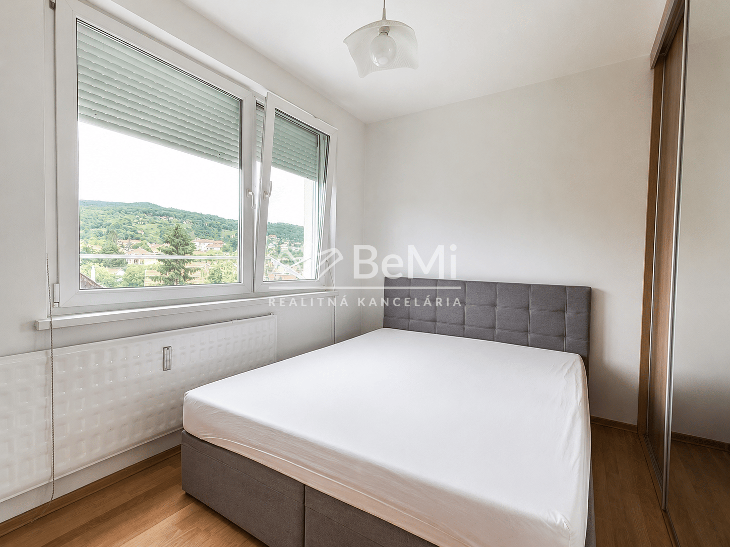 Predaj, 3 izbový byt - Pukanec (037-113-SIHA)