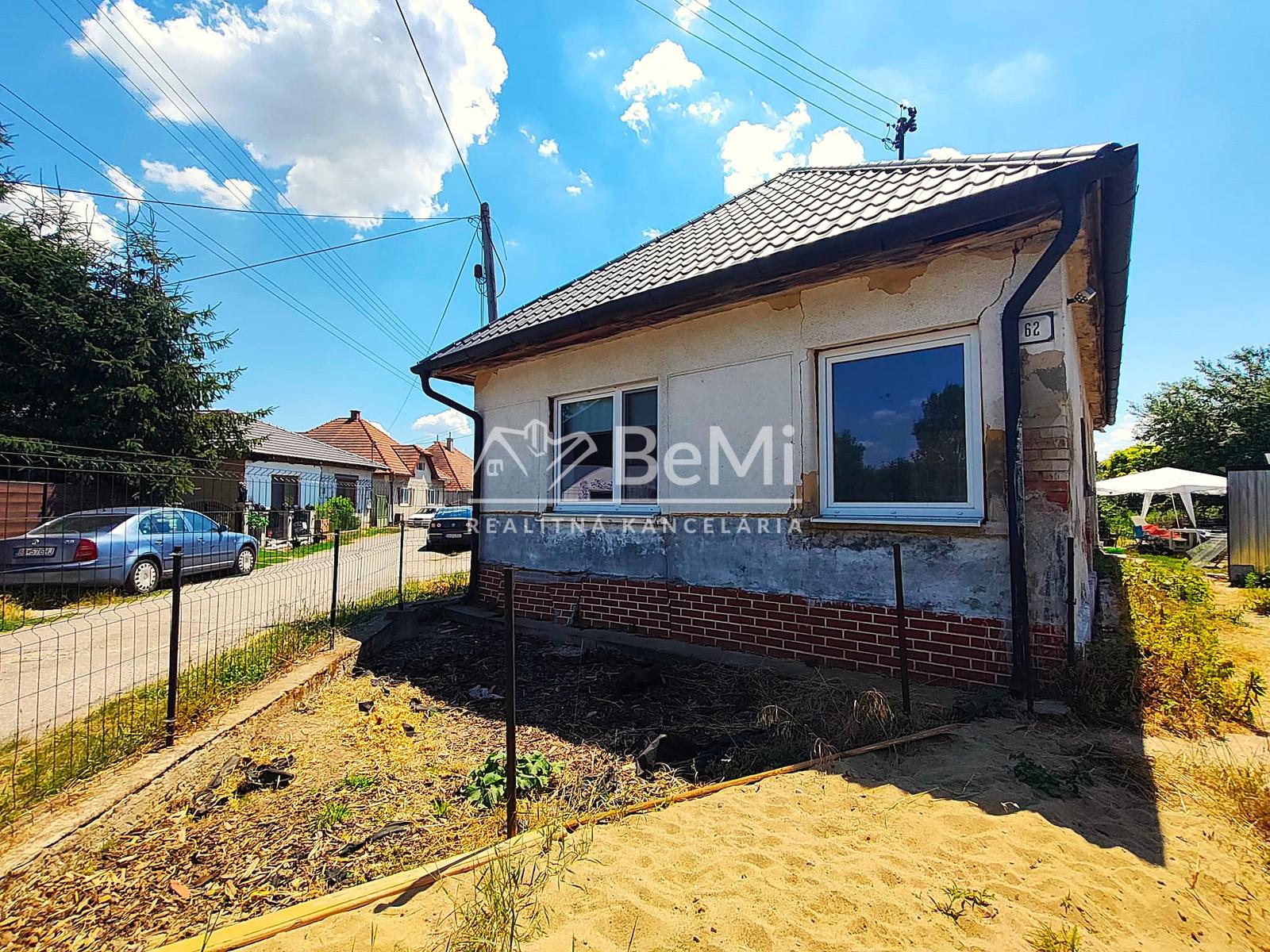 REZERVOVANÉ, pozemok 2 291 m² s RD - Hokovce (044-14-SIHA)