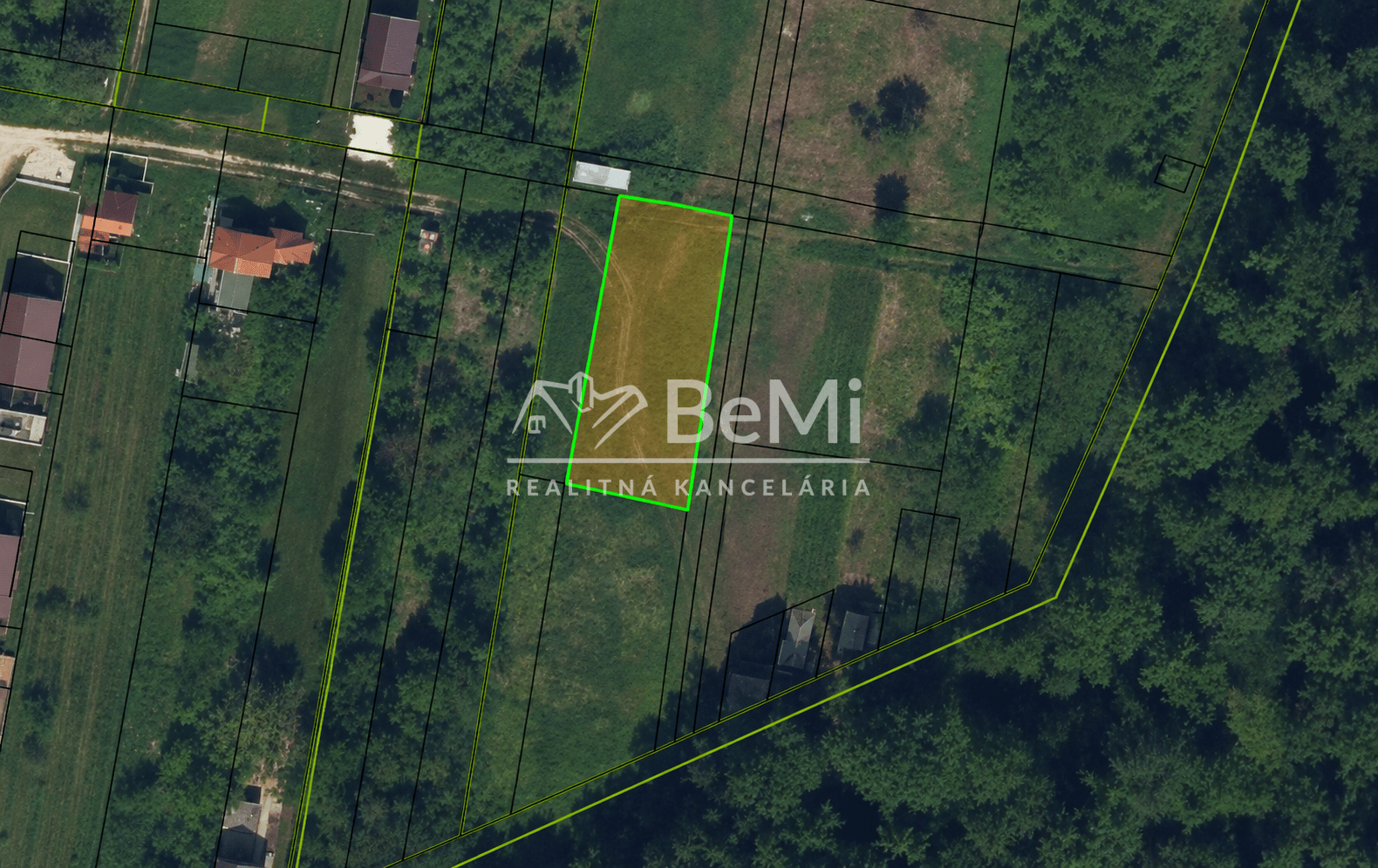 Predaj, investičný pozemok 682 m² - Podhájska (052-14-SIHA)