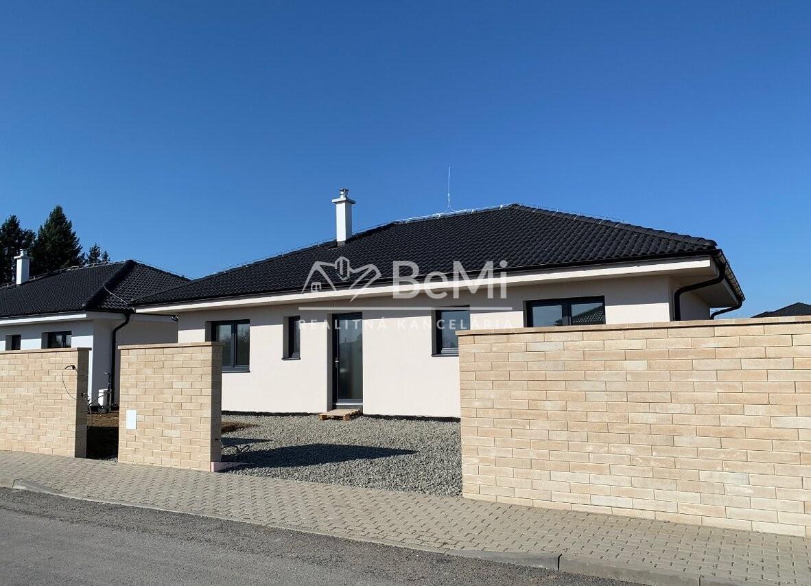 Predaj, krásna novostavba 4-izbového RD, bungalov -  Levice  (020-12-MIMI)