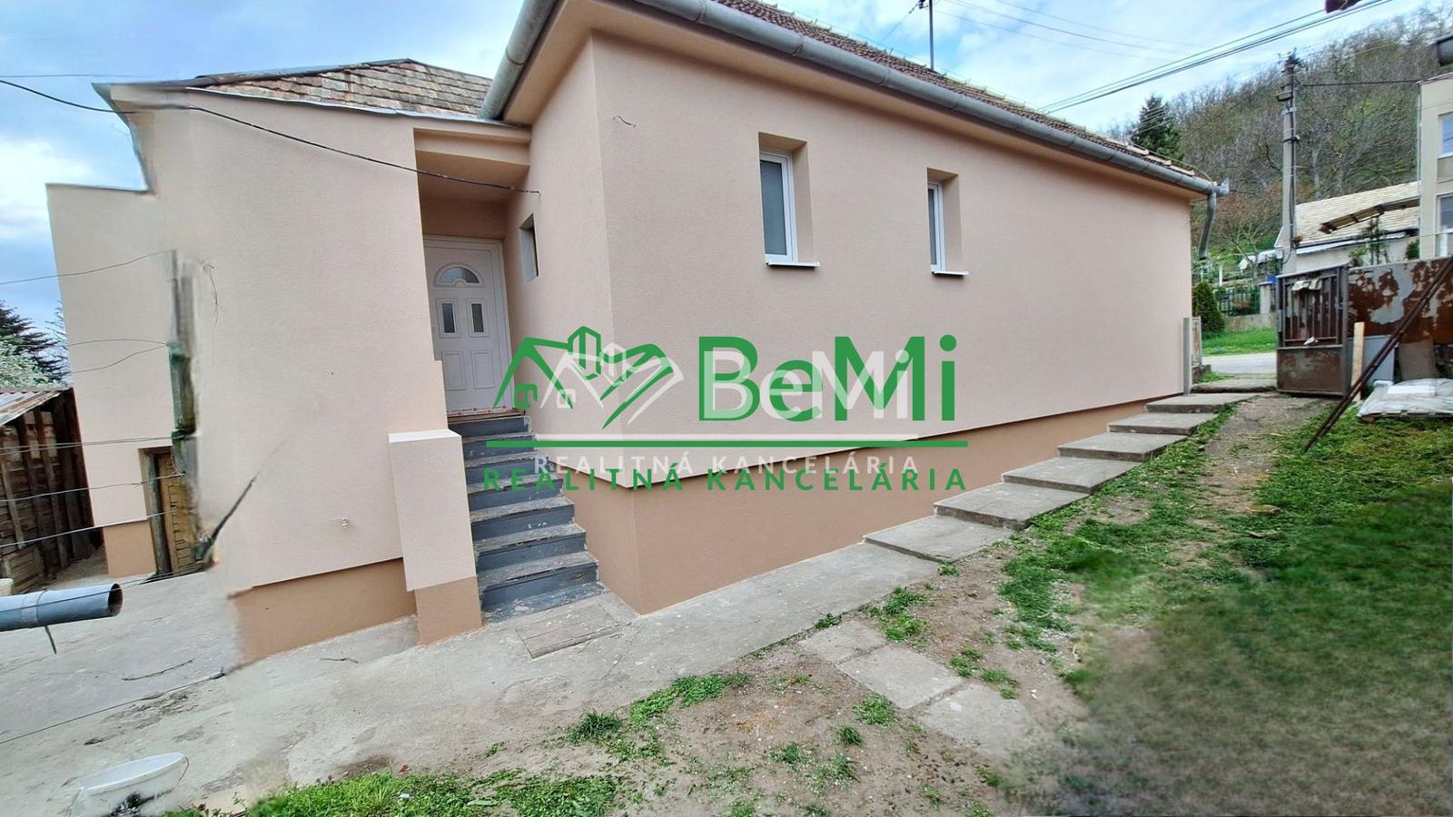 Predaj rodinného domu - Plášťovce (026-12-HEKAa) – fotka 2