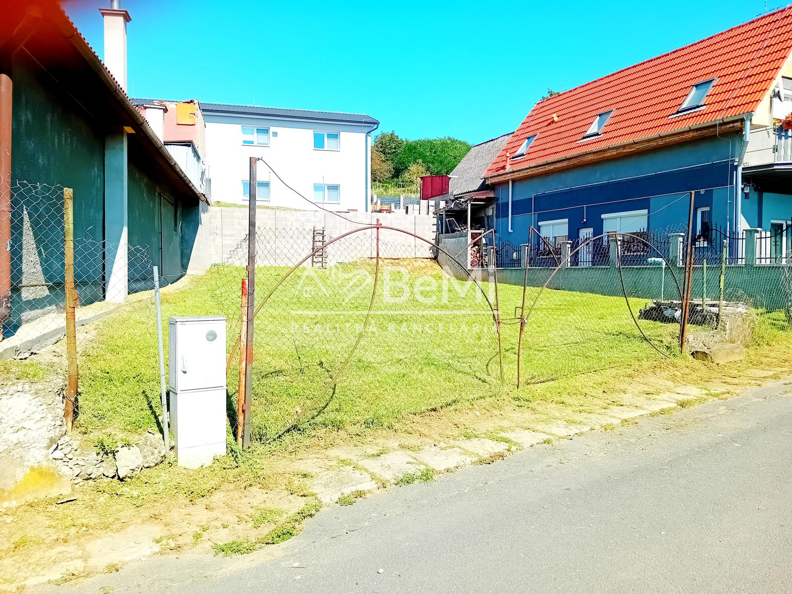 Predaj,  stavebný  pozemok - Šahy (048-14-HEKA)