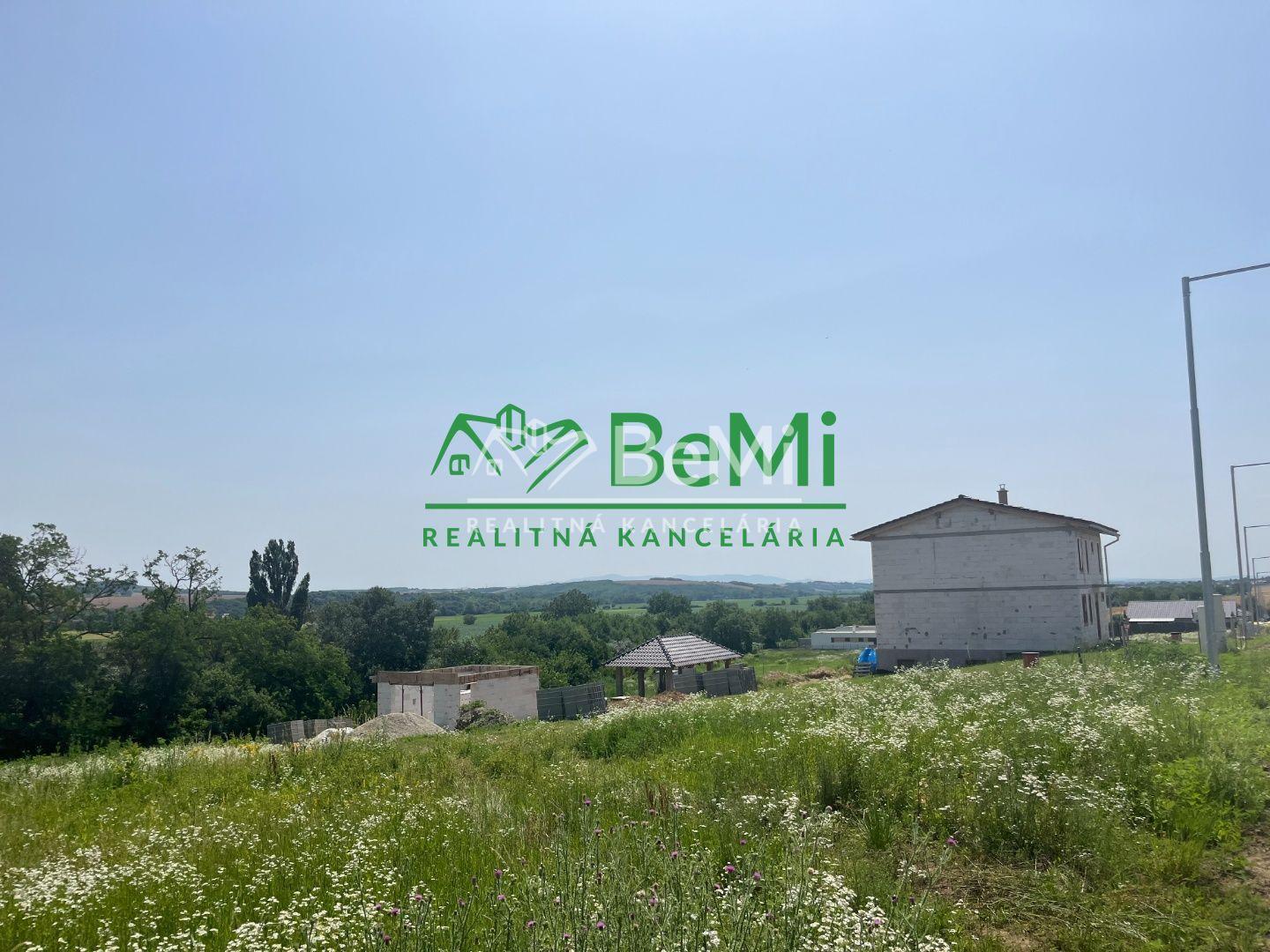 Predaj pozemok na stavbu domu -  Levice, časť Kalinčiakovo ( 029-14-MIJKa)