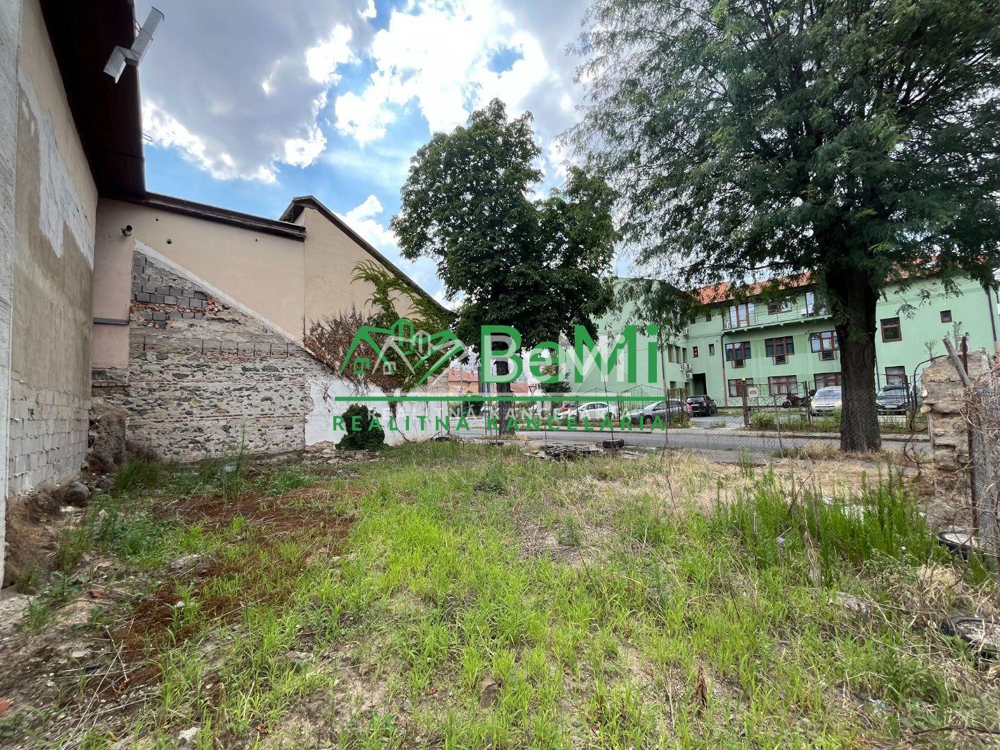 Predaj stavebný pozemok -  Levice ( 041-14-MIJK)