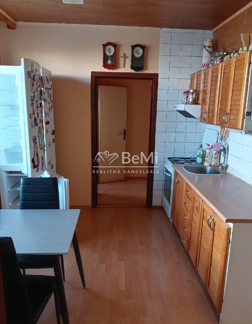 044-113-PAMAa 3,5-IZBOVÝ BYT S BALKÓNOM NA KLOKOČINE