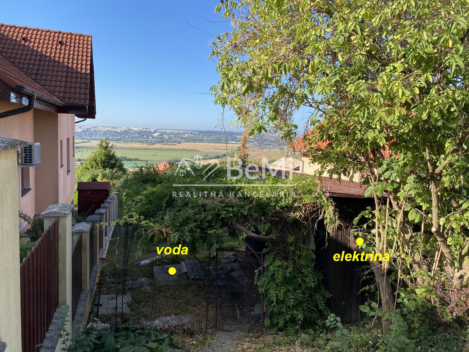 REZERVOVANÉ Pozemok Nitra ZOBOR 694 m2 636-14-MIG – fotka 2