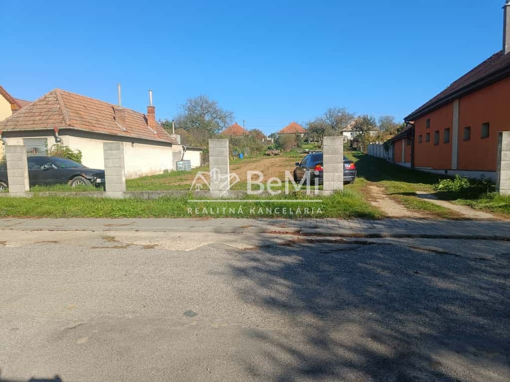 Stavebný pozemok Tvrdomestice,1741m2,Možnosť rozparcelovať. 003-14-RAKOa