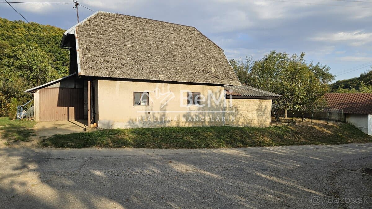Znížená cena Exkluzívne - Stavebný pozemok so stodolou
