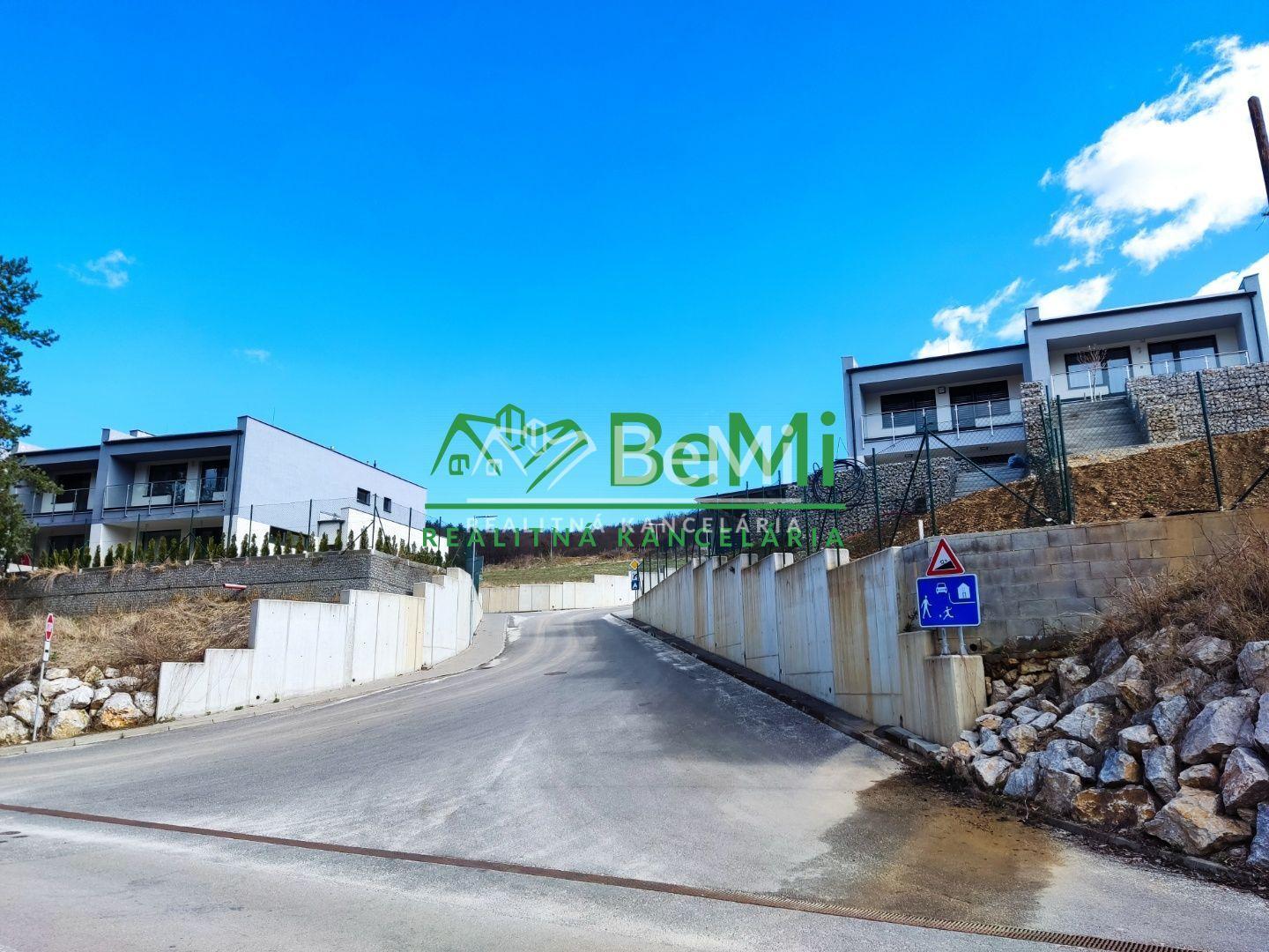 Investicný Stavebný Pozemok Kubrá  008-14-ROHOa