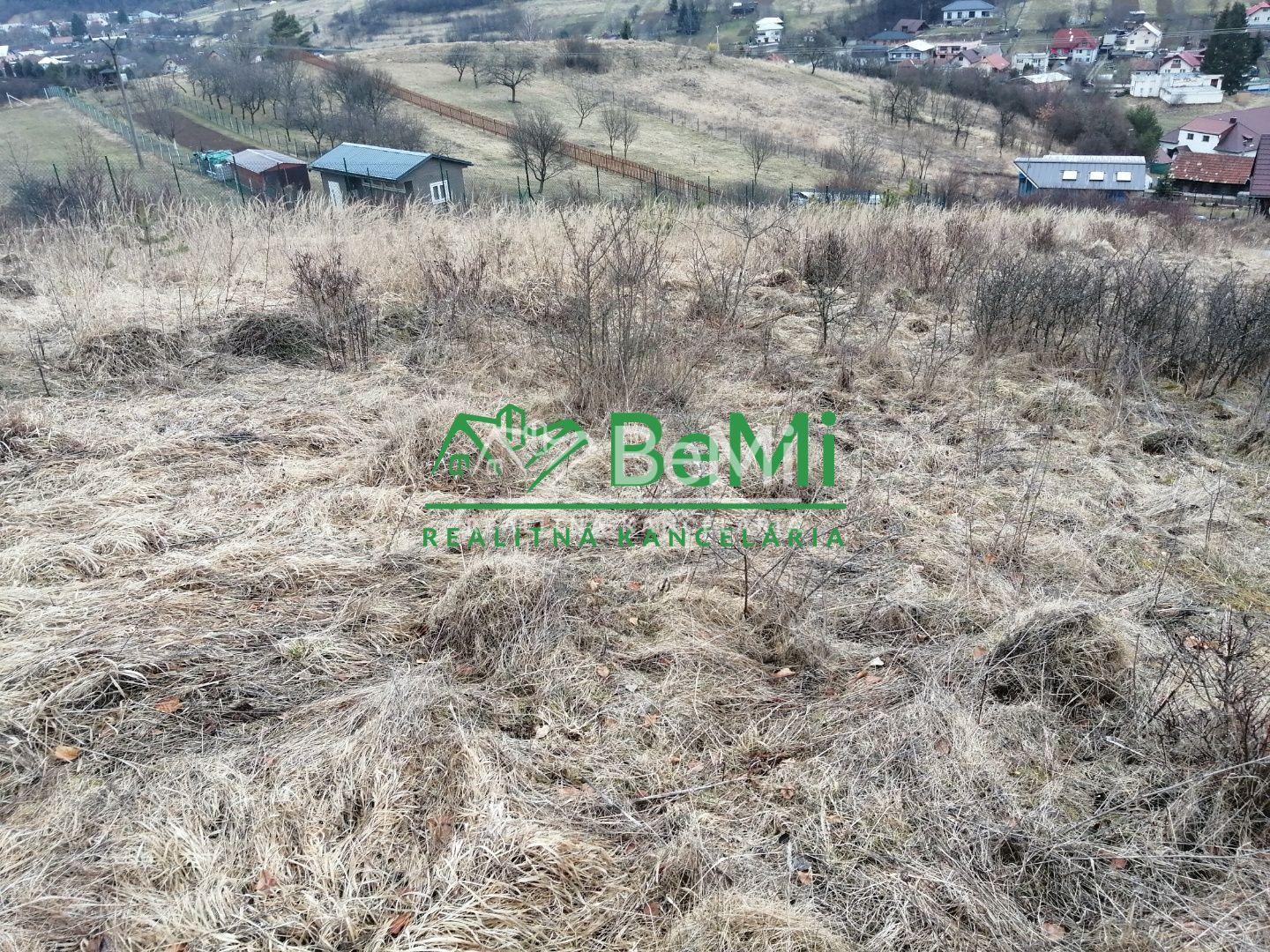 Predaj: Pozemok, 686m2, Lietava (092-14-MACHa)