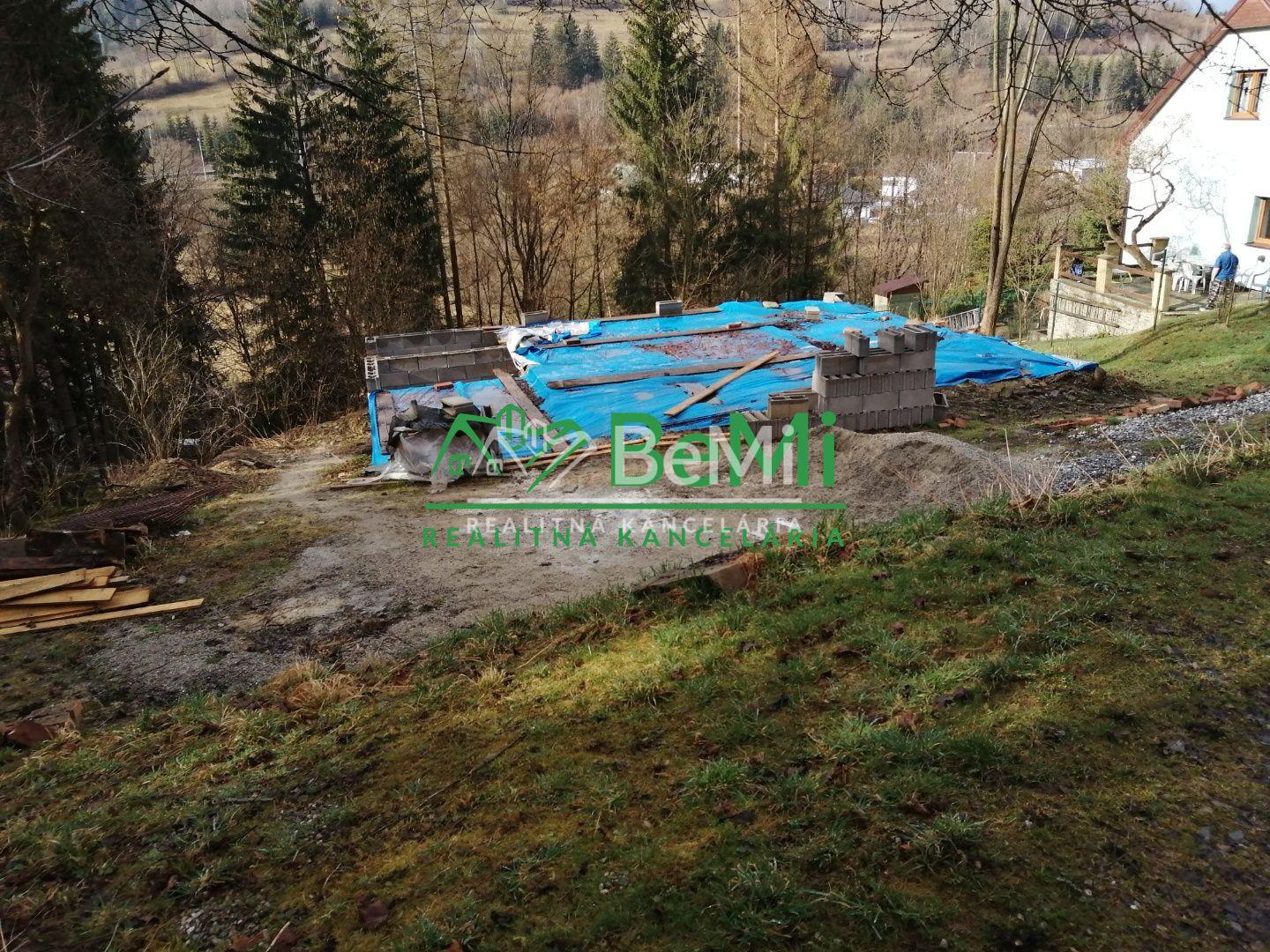 Predané: Pozemok, 1093m2, Skalité, Okr: Čadca (185-12-MACHa)