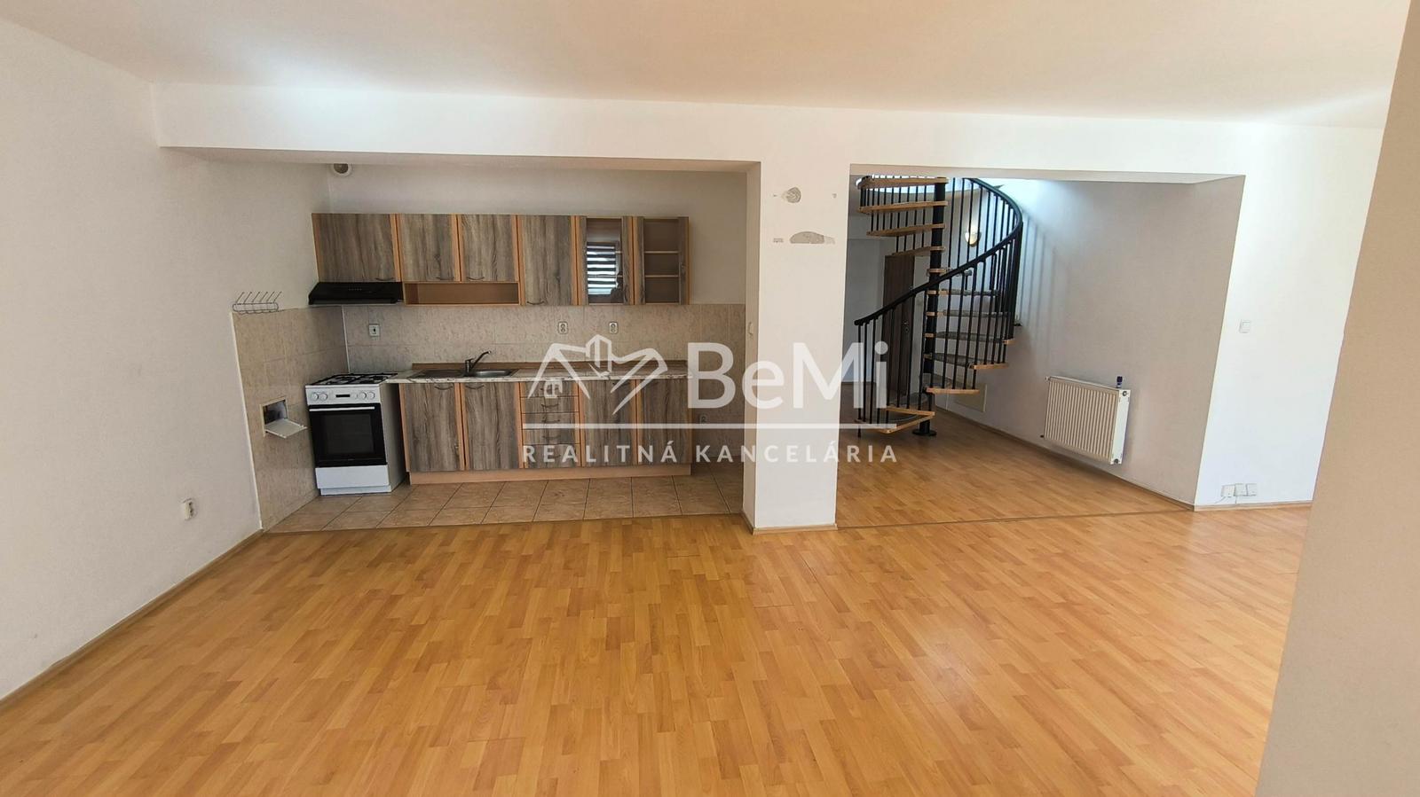 Predaj: 4 izbový byt - Mezonet Čadca, 142m2 (192-114-PEMOa)