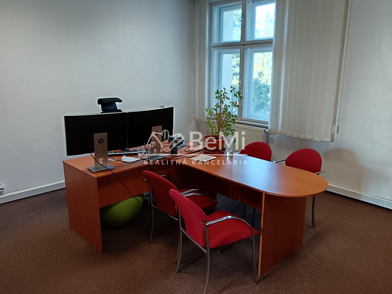 Prenájom: Kancel. priestory, 12m2-22m2, Žilina (251-28-MACH)