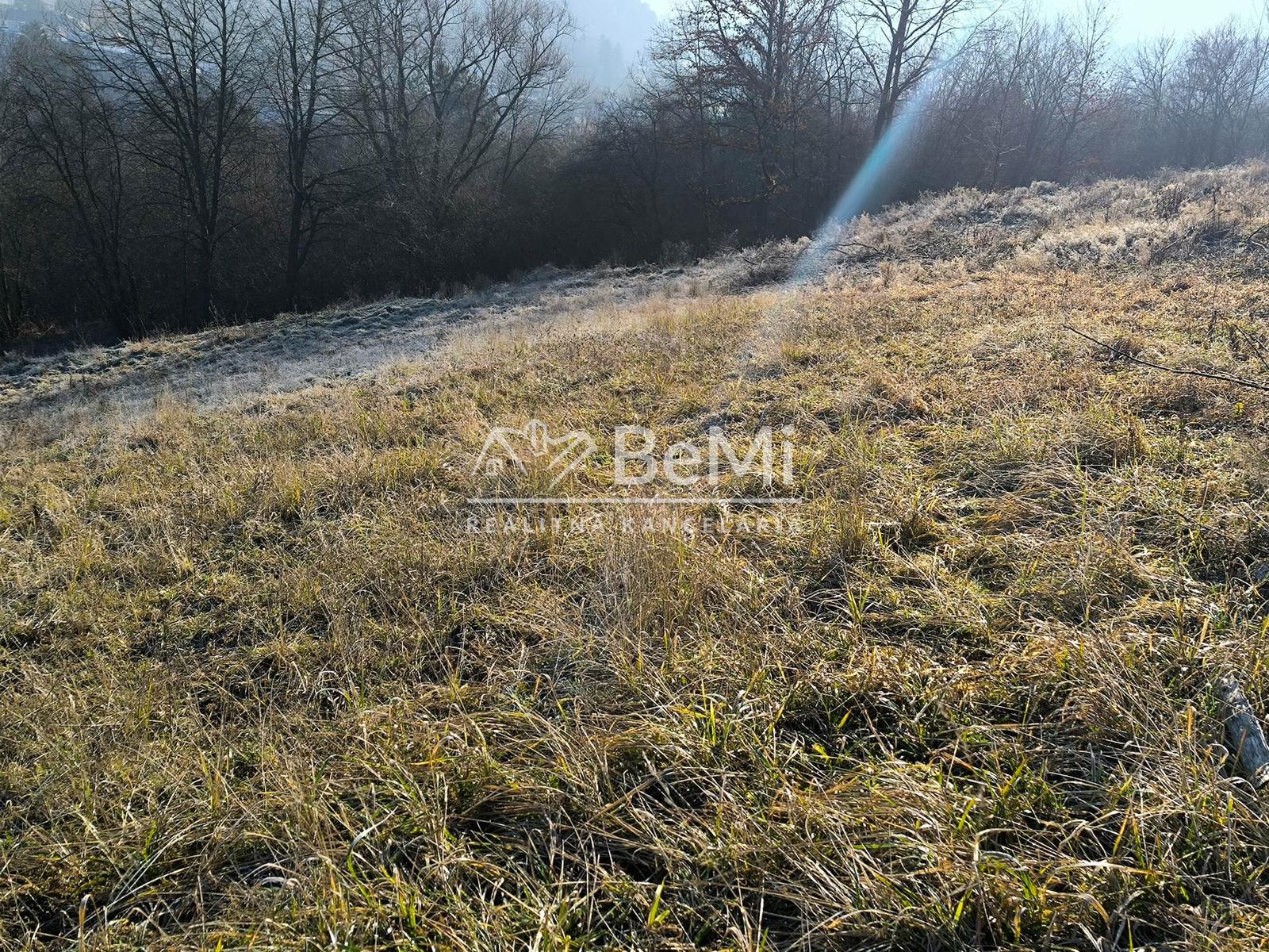 Predaj: Pozemok, 720m2,  Považská Bystrica (204-14-PEMO)