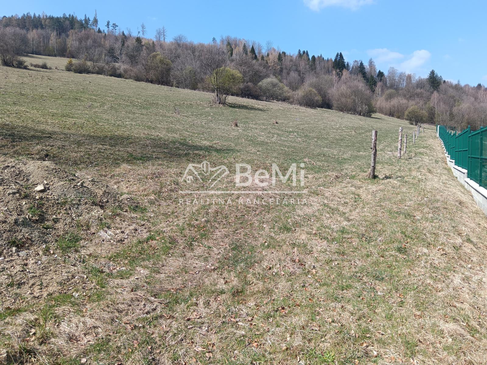 Predaj: Investičný pozemok,1951m2,Vadičov (256-14-MACH)